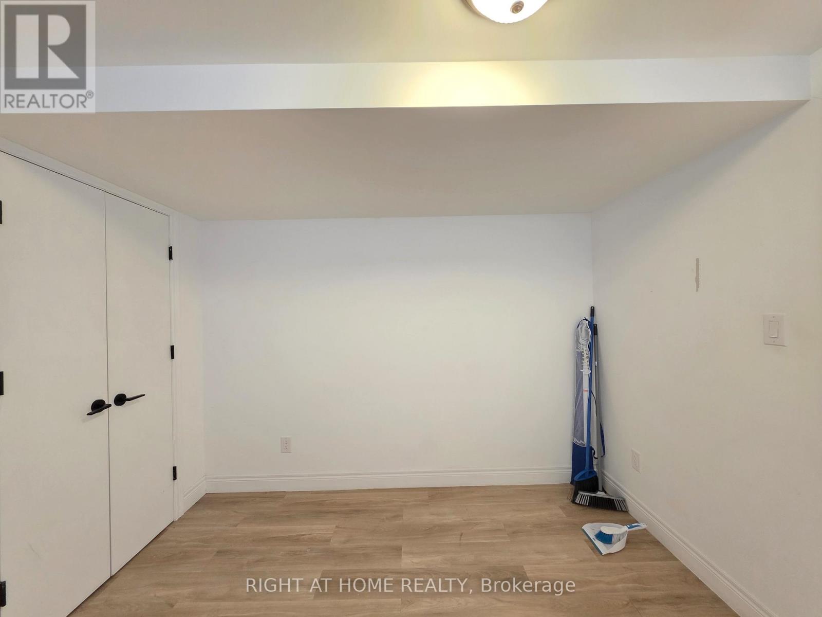 Lower - 300 Albert Street, Oshawa, Ontario  L1H 4R8 - Photo 14 - E12686096