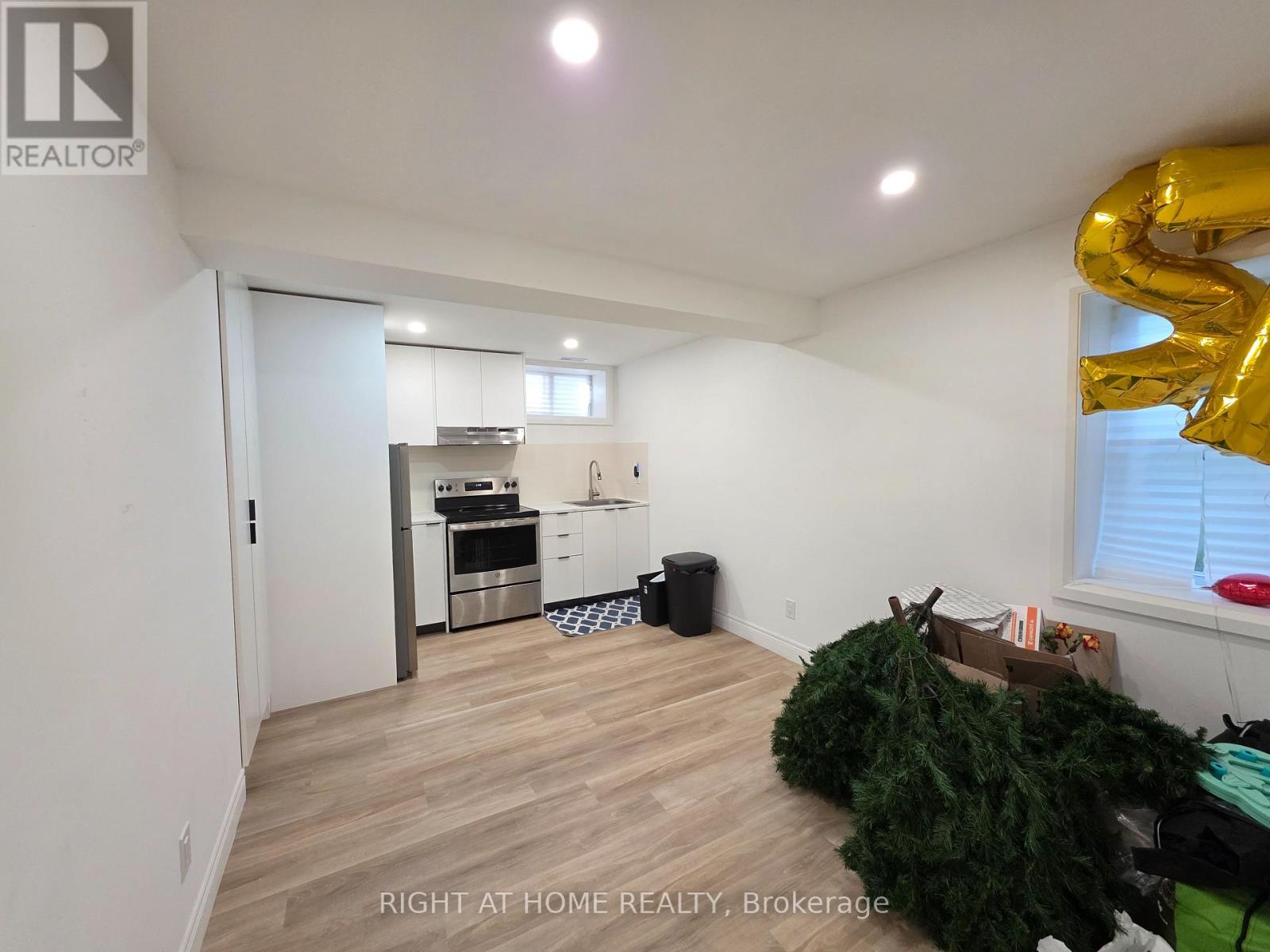 Lower - 300 Albert Street, Oshawa, Ontario  L1H 4R8 - Photo 8 - E12686096