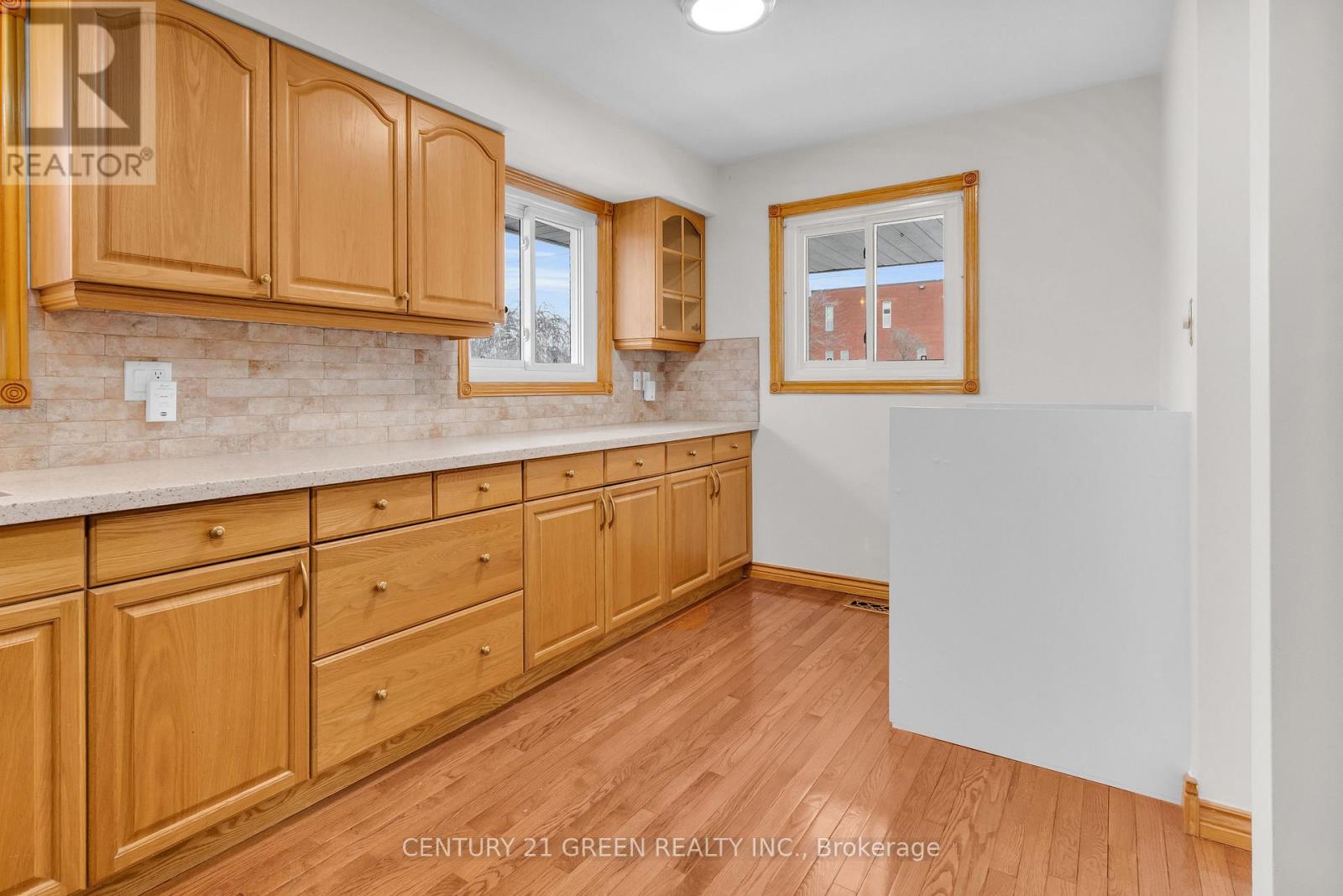 68 Athabasca Street, Oshawa, Ontario  L1H 7H6 - Photo 5 - E12686196