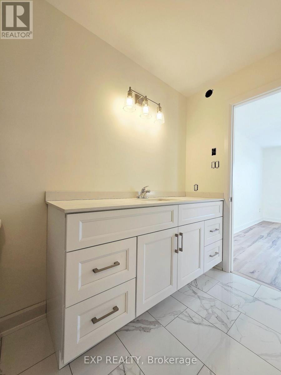 321 Voyageur Place, Russell, Ontario  K0A 1W0 - Photo 9 - X12370087