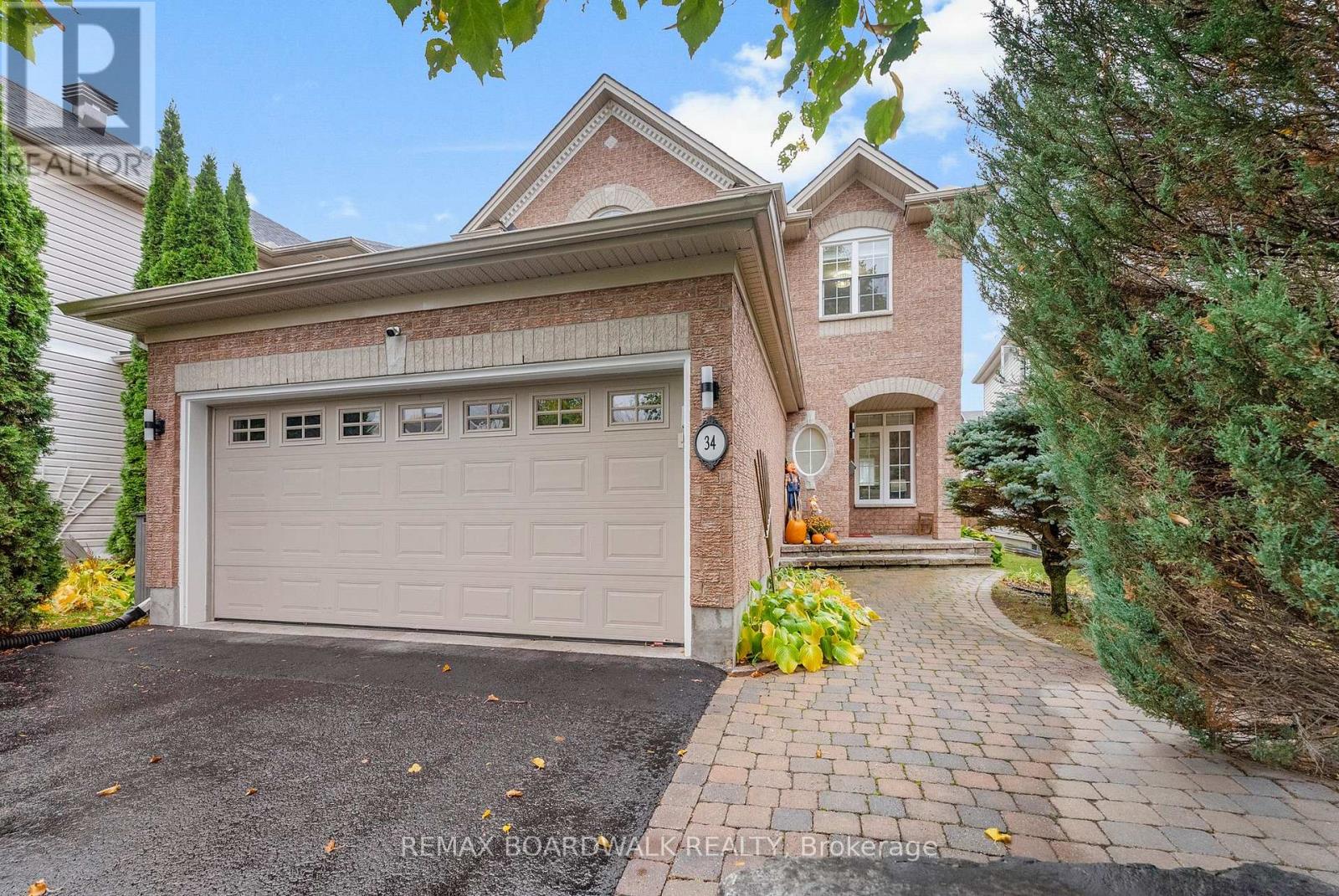 34 Catterick Crescent, Ottawa, Ontario  K2K 3M5 - Photo 2 - X12487556