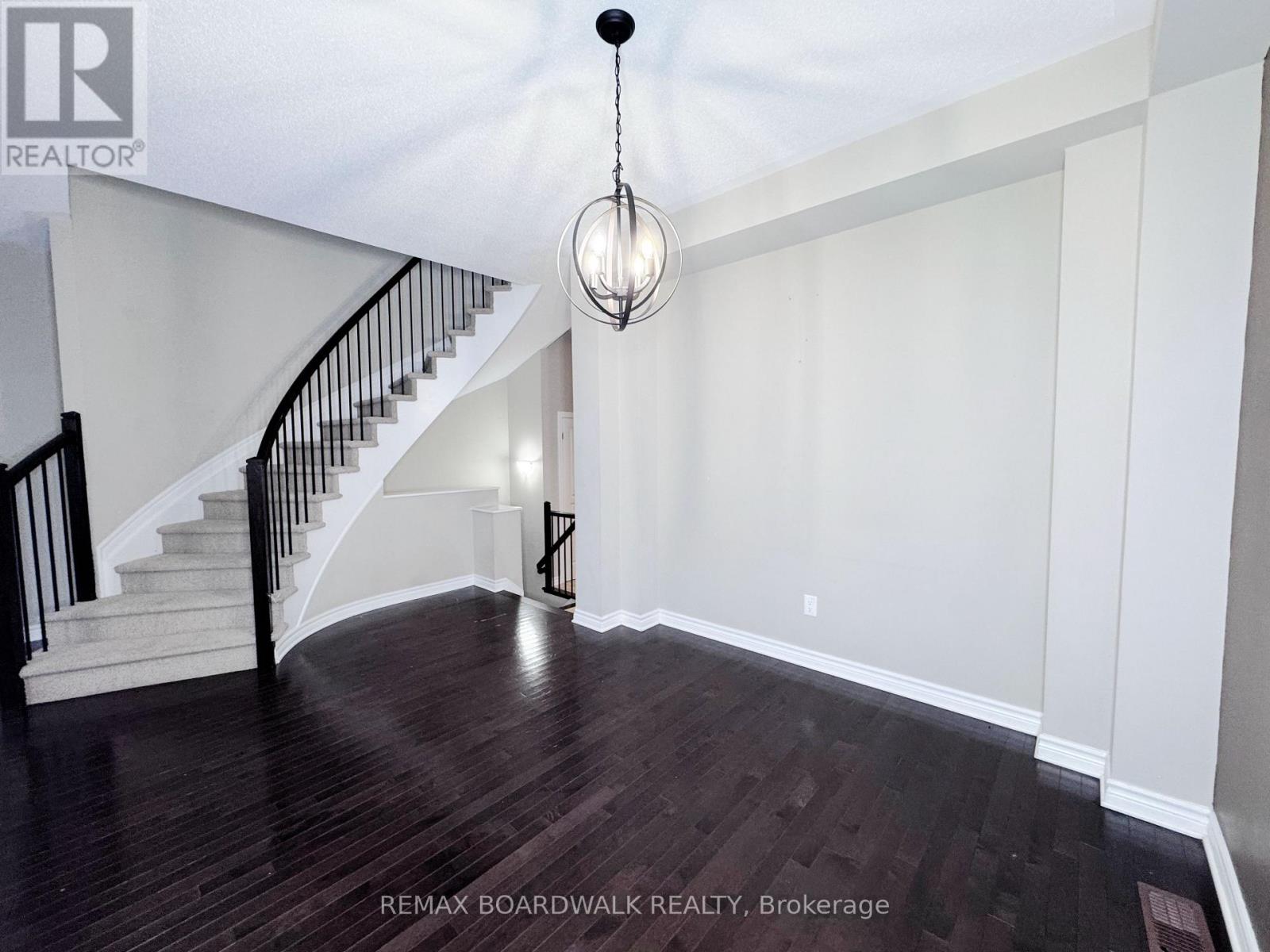 232 Cooks Mill Crescent, Ottawa, Ontario  K1V 2N1 - Photo 7 - X12582222