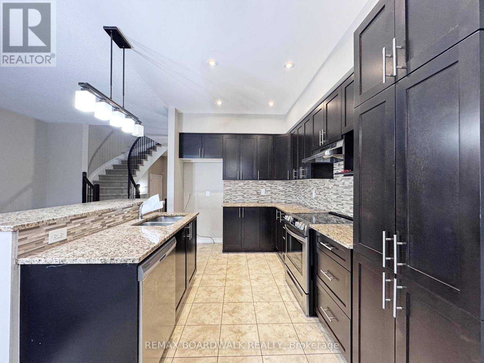 232 Cooks Mill Crescent, Ottawa, Ontario  K1V 2N1 - Photo 10 - X12582222