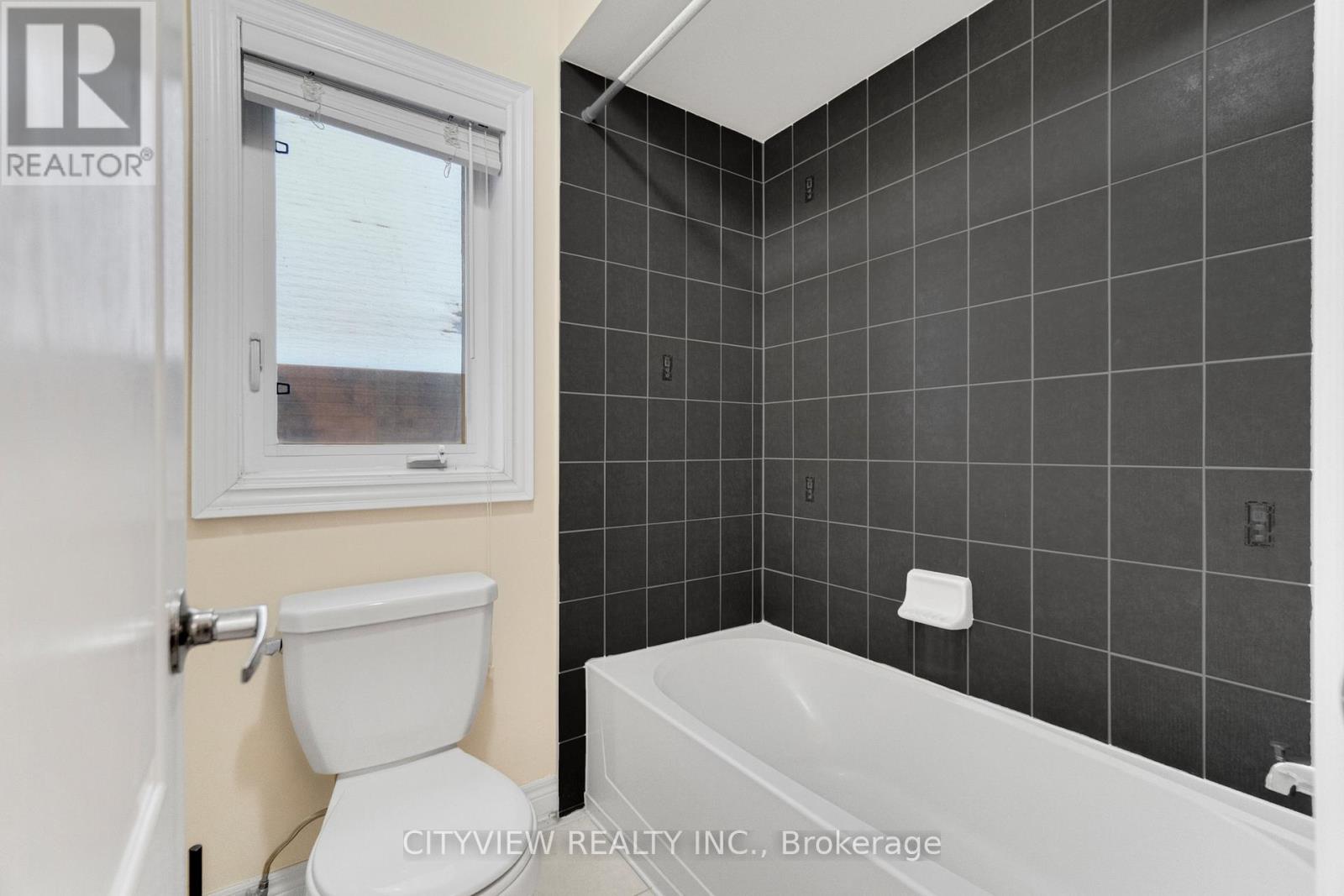 12 Fort Williams Drive, Brampton, Ontario  L6X 0W5 - Photo 38 - W12548422