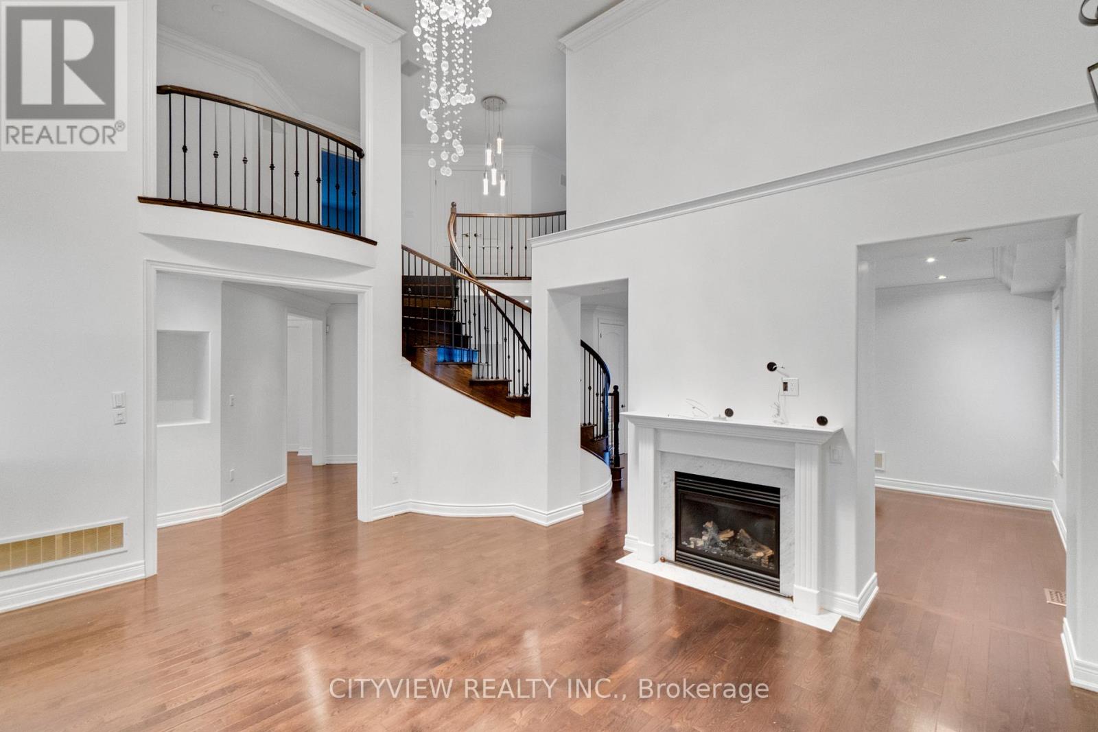 12 Fort Williams Drive, Brampton, Ontario  L6X 0W5 - Photo 5 - W12548422