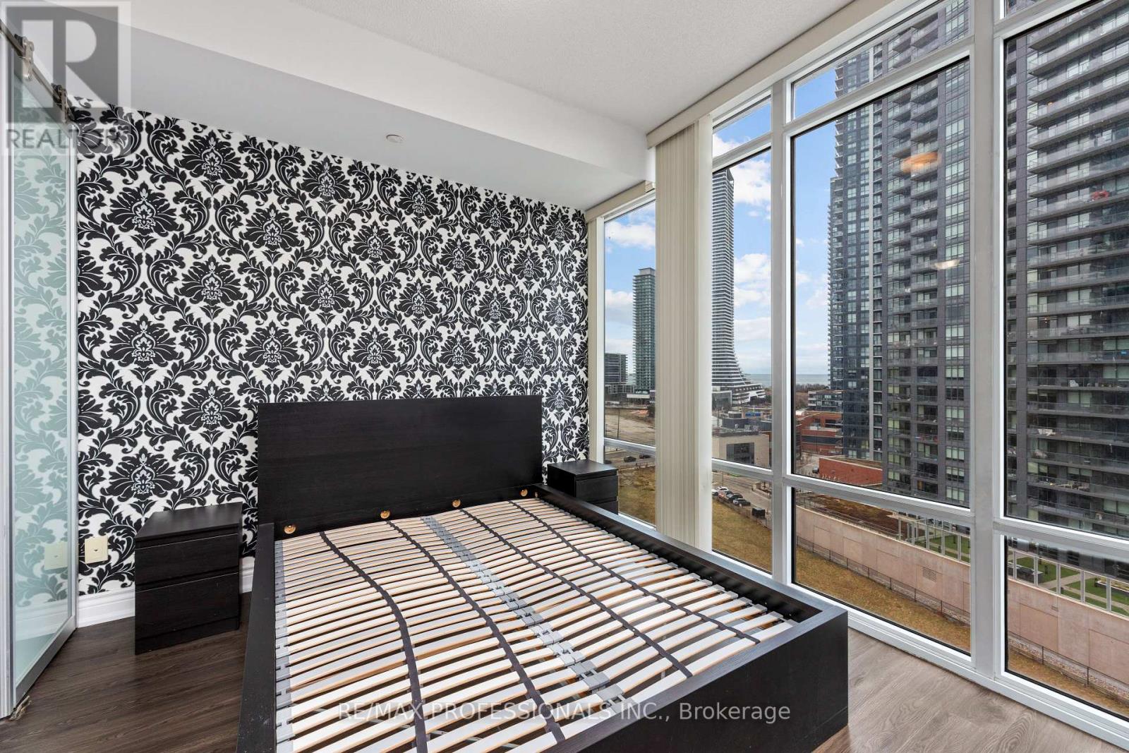 1007 - 88 Park Lawn Road, Toronto, Ontario  M8Y 0B5 - Photo 14 - W12685920