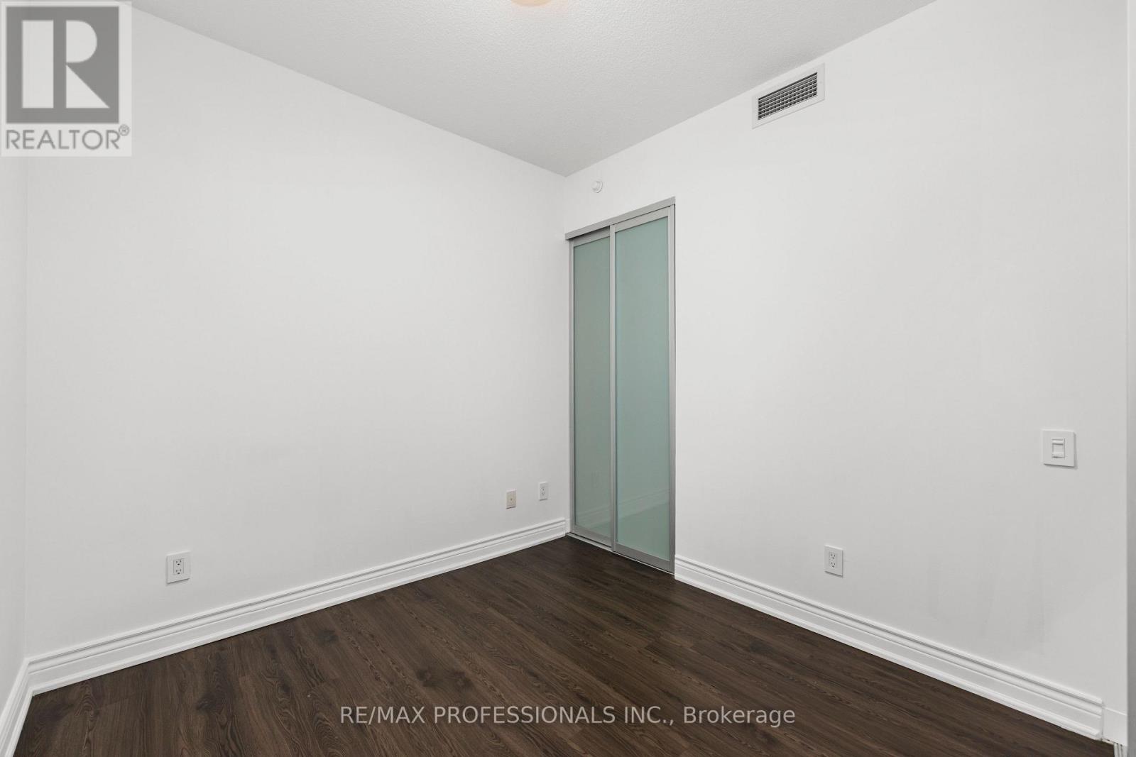 1007 - 88 Park Lawn Road, Toronto, Ontario  M8Y 0B5 - Photo 4 - W12685920