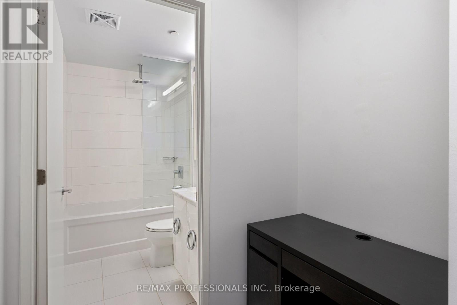 1007 - 88 Park Lawn Road, Toronto, Ontario  M8Y 0B5 - Photo 18 - W12685920