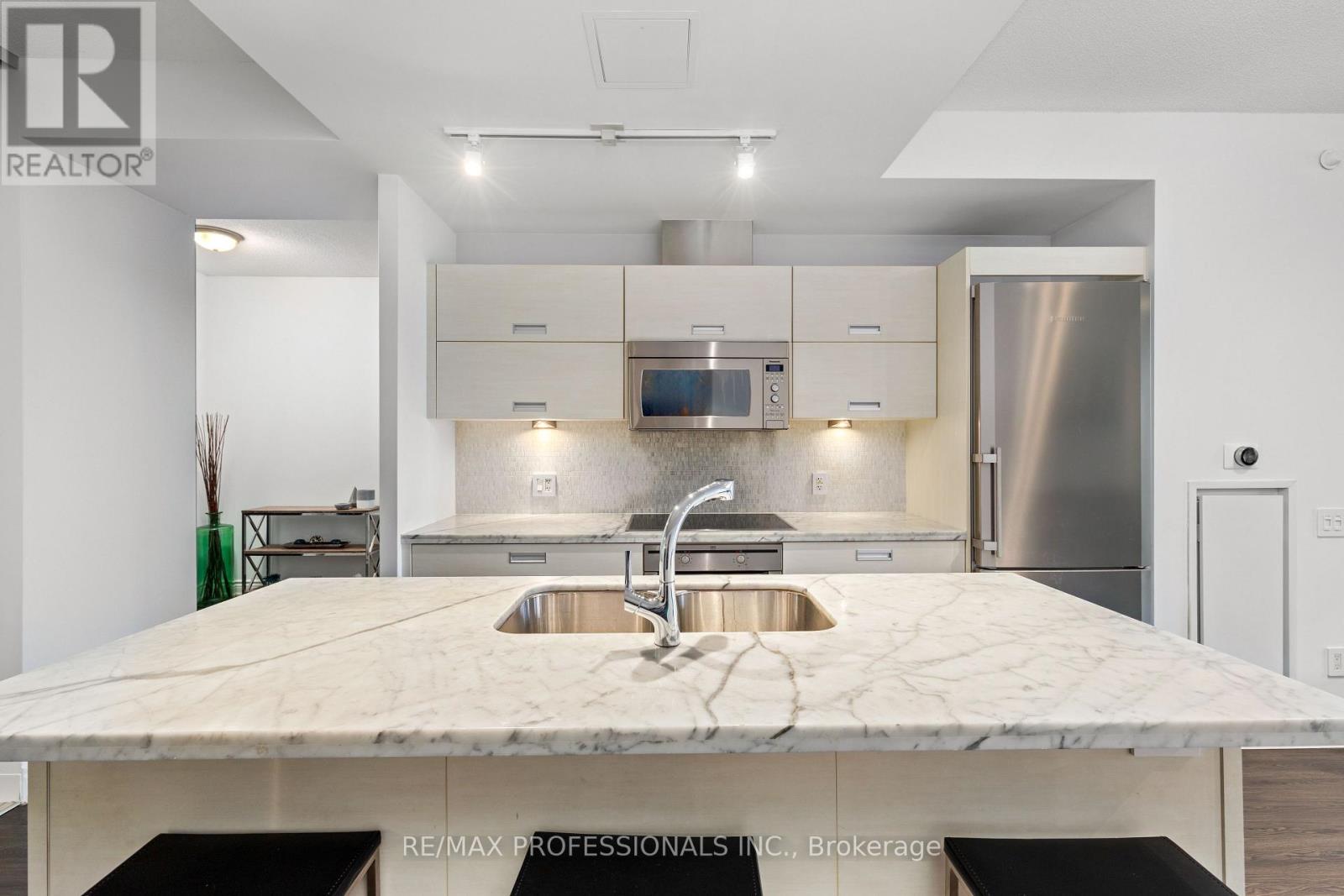 1007 - 88 Park Lawn Road, Toronto, Ontario  M8Y 0B5 - Photo 7 - W12685920