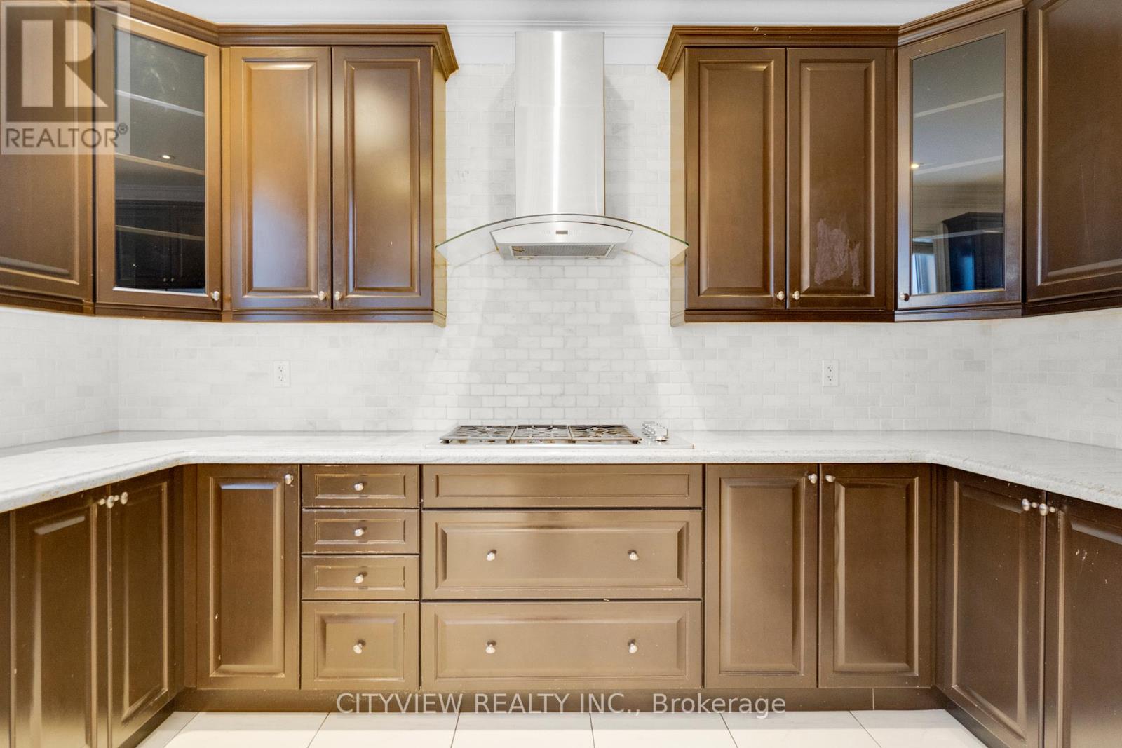 12 Fort Williams Drive, Brampton, Ontario  L6X 0W5 - Photo 8 - W12548422