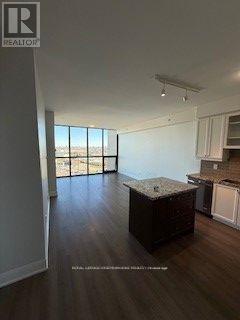 1210 - 2900 Highway 7 Road, Vaughan, Ontario  L4K 0G3 - Photo 8 - N12686108