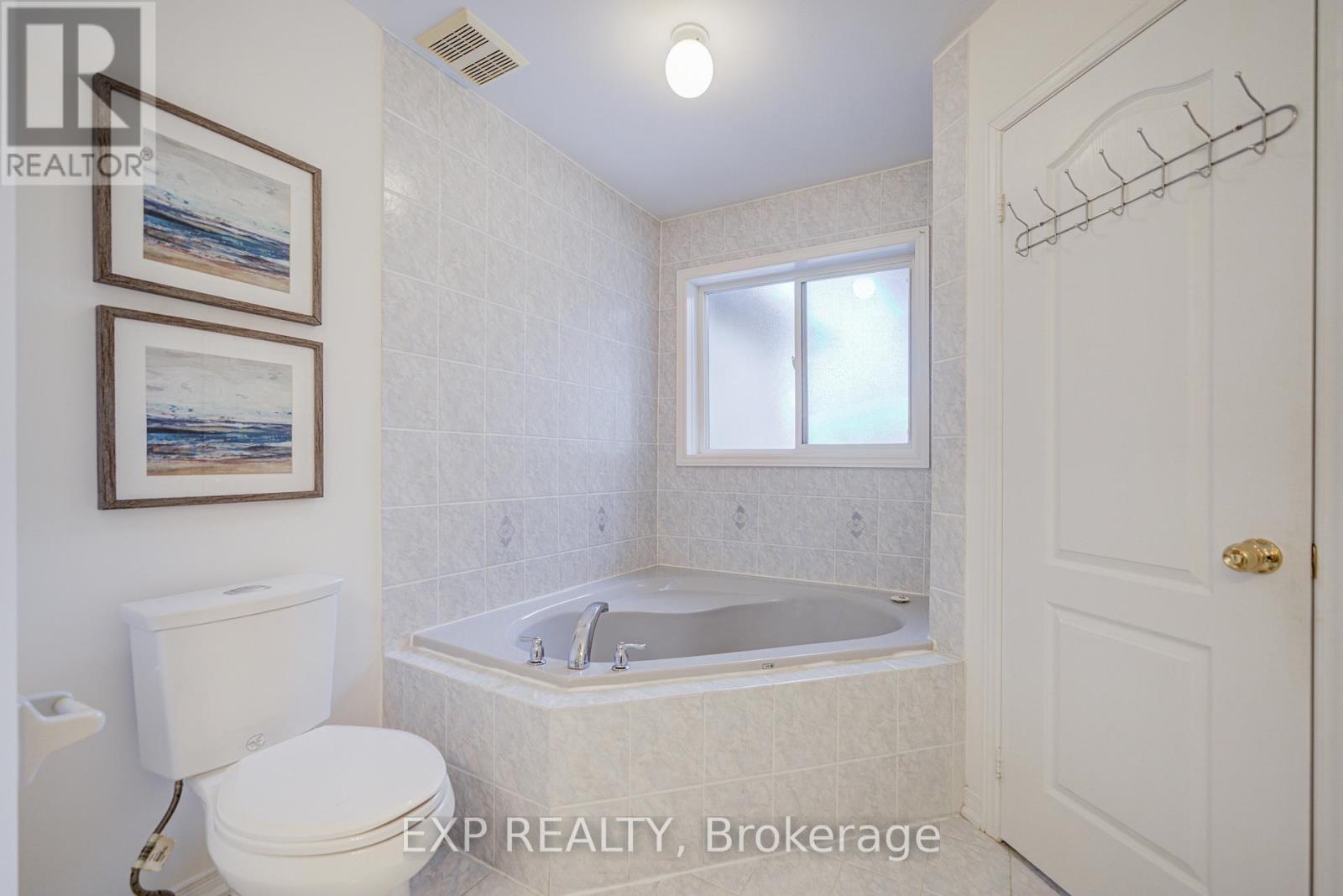 121 Hillwood Street, Markham, Ontario  L6C 3E6 - Photo 24 - N12686218