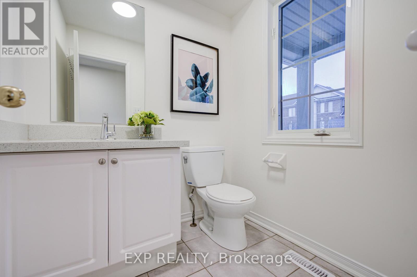 121 Hillwood Street, Markham, Ontario  L6C 3E6 - Photo 7 - N12686218