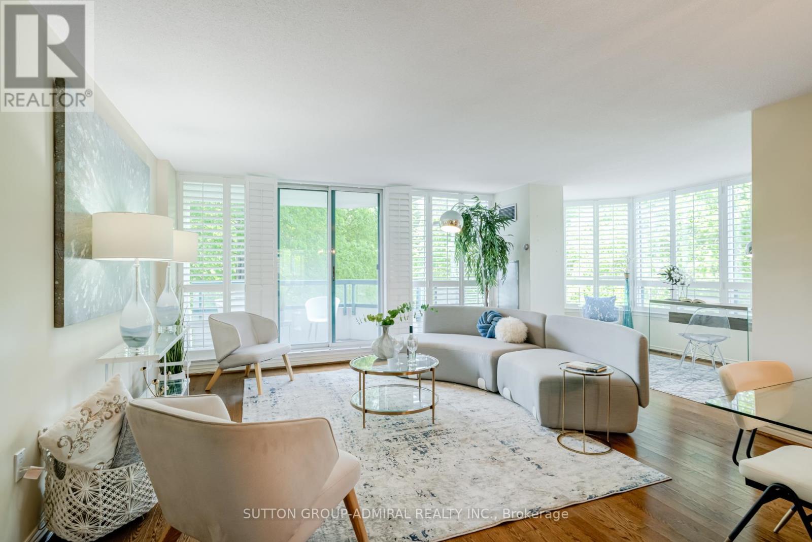 311 - 7250 Yonge Street, Vaughan, Ontario  L4J 7X1 - Photo 2 - N12686232