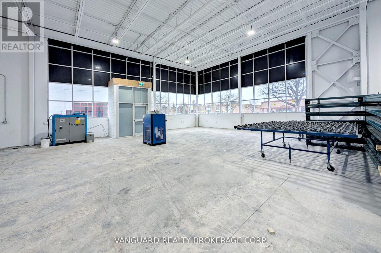 440 Edgeley Boulevard, Vaughan, Ontario  L4K 4G4 - Photo 12 - N12686236