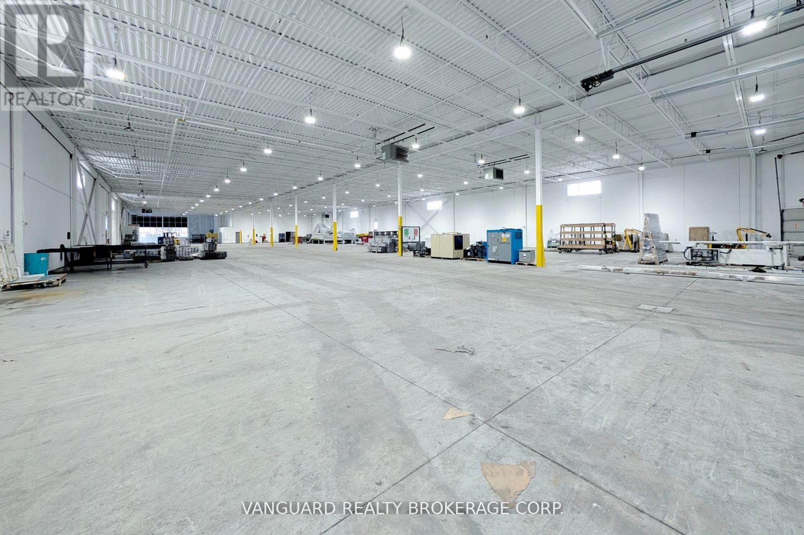 440 Edgeley Boulevard, Vaughan, Ontario  L4K 4G4 - Photo 5 - N12686236