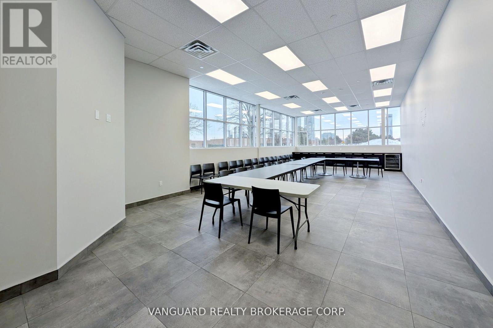 440 Edgeley Boulevard, Vaughan, Ontario  L4K 4G4 - Photo 7 - N12686236