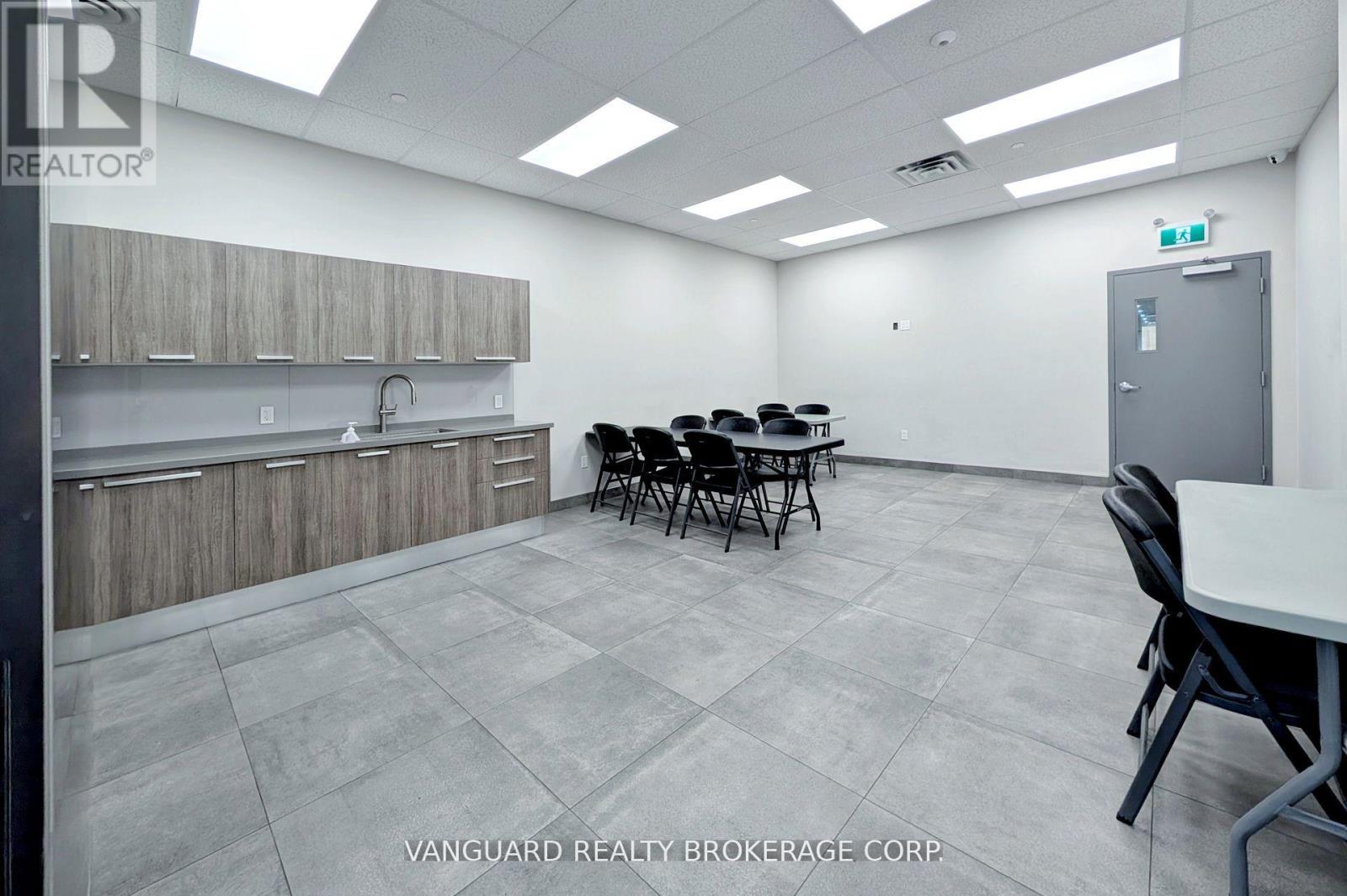 440 Edgeley Boulevard, Vaughan, Ontario  L4K 4G4 - Photo 9 - N12686236