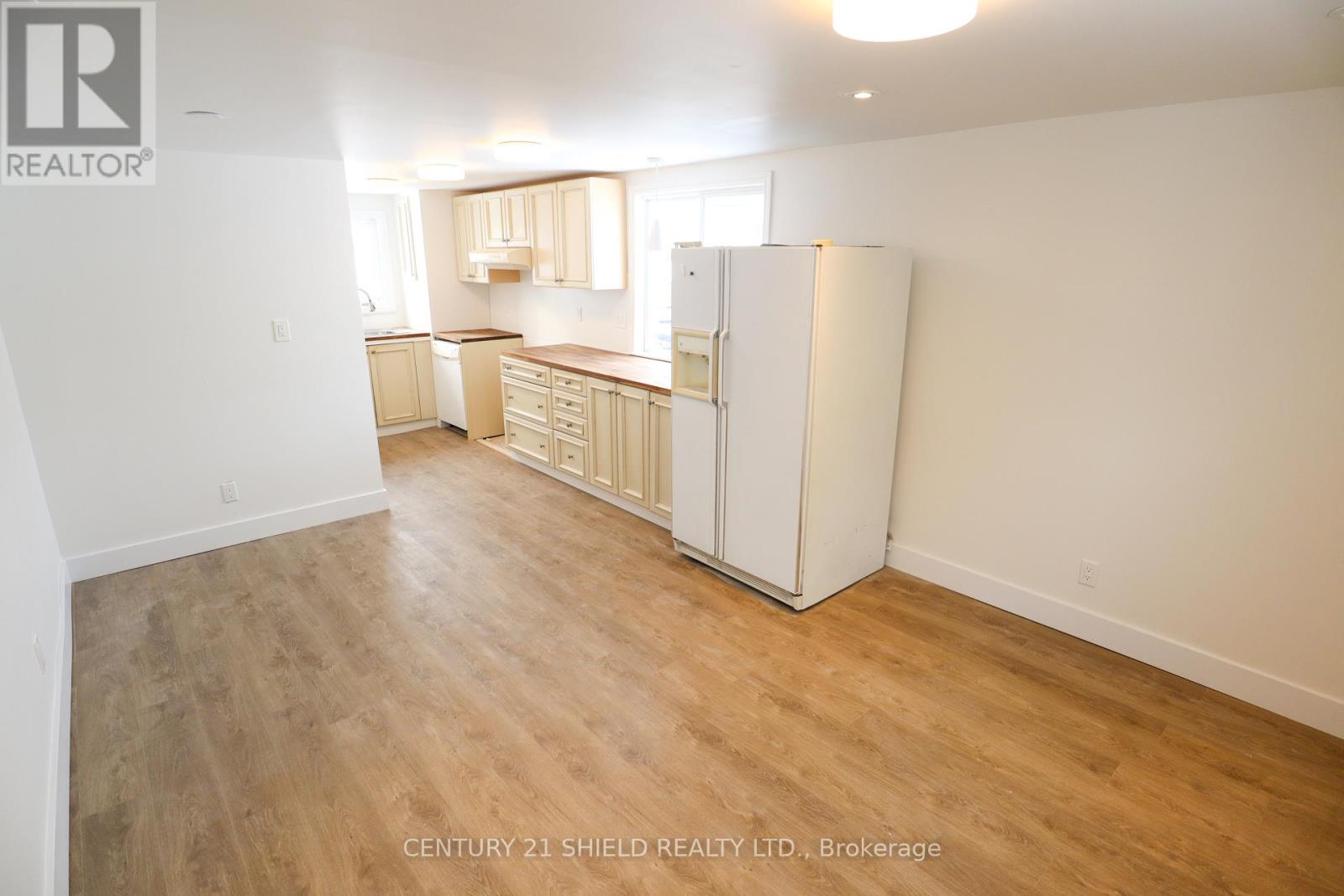 143 Carleton Street, Cornwall, Ontario  K6H 4X3 - Photo 3 - X12658650