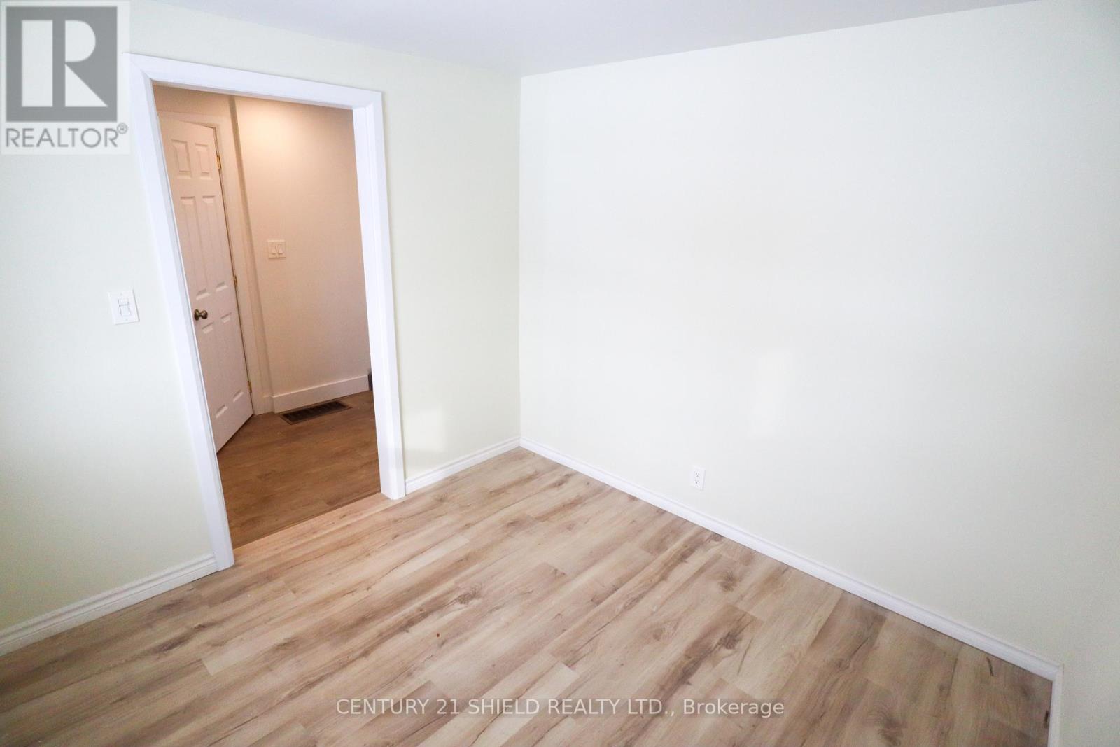 143 Carleton Street, Cornwall, Ontario  K6H 4X3 - Photo 8 - X12658650