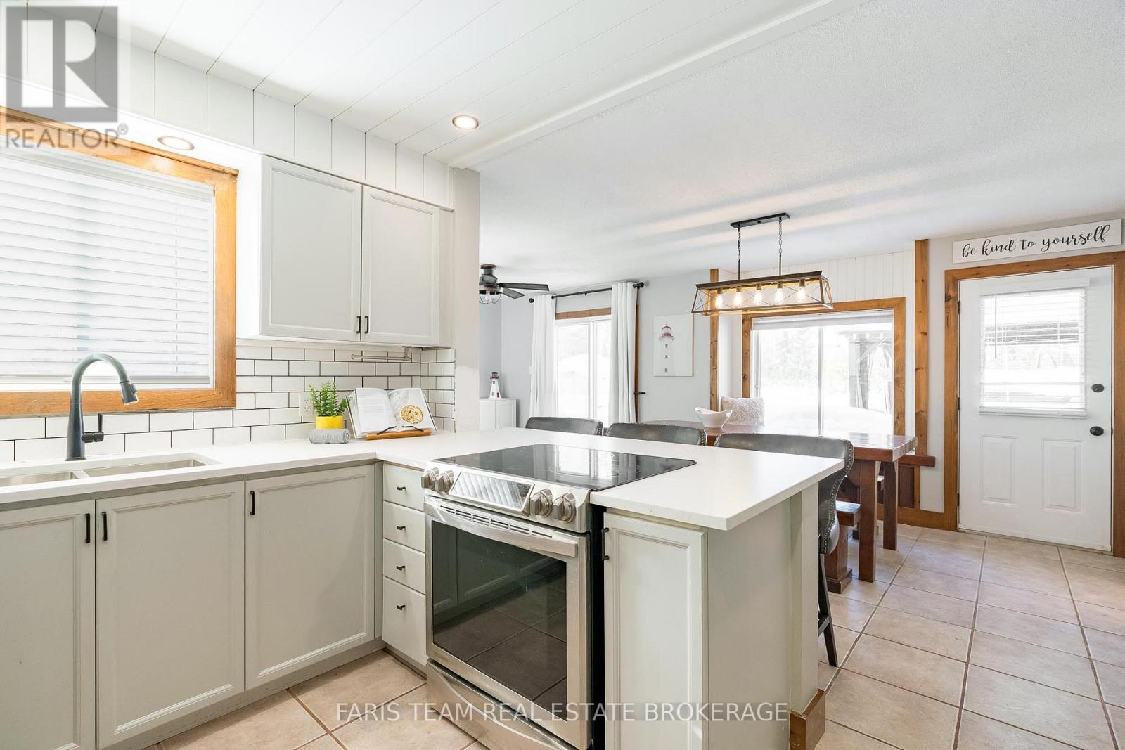 12 Moon Crescent, Oro-Medonte, Ontario  L4N 7G7 - Photo 10 - S12685944