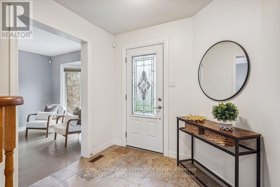 16 Grasett Crescent, Barrie, Ontario  L4N 6Z8 - Photo 3 - S12686090