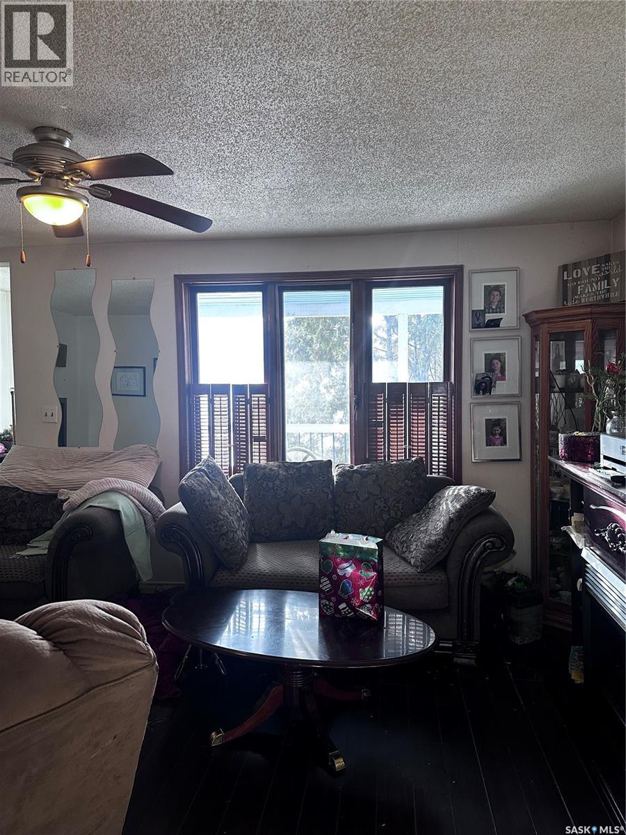 333 5th Avenue Se, Weyburn, Saskatchewan  S4H 1Y4 - Photo 10 - SK026625