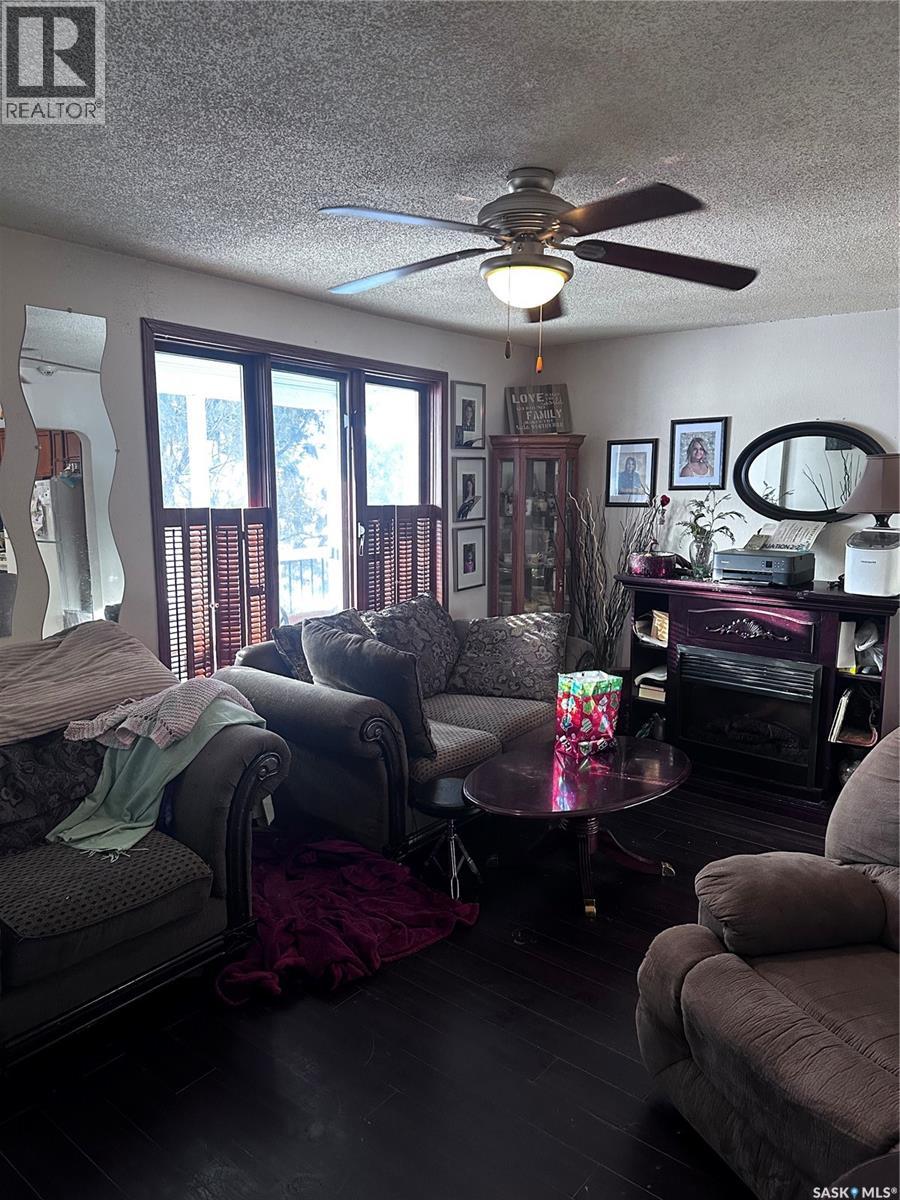 333 5th Avenue Se, Weyburn, Saskatchewan  S4H 1Y4 - Photo 12 - SK026625