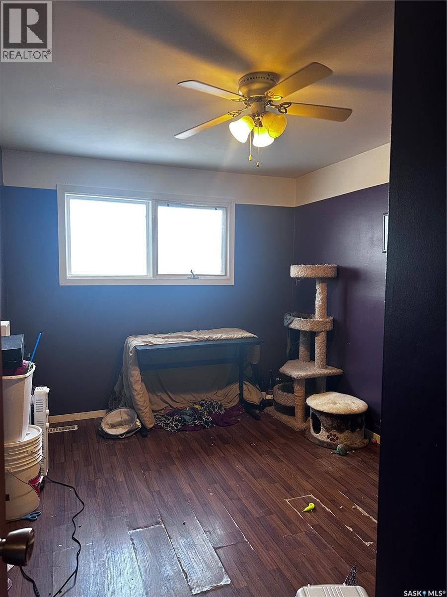 333 5th Avenue Se, Weyburn, Saskatchewan  S4H 1Y4 - Photo 15 - SK026625