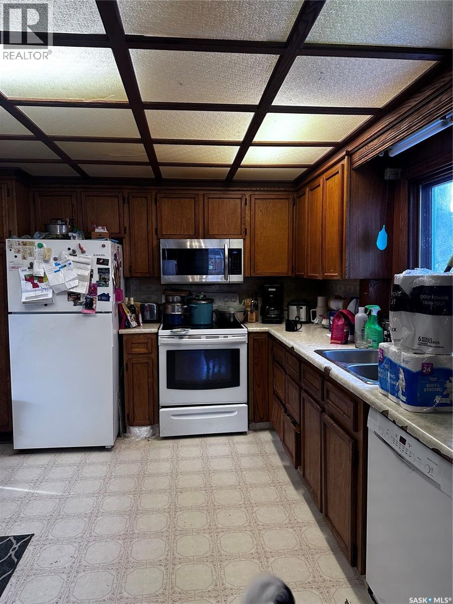333 5th Avenue Se, Weyburn, Saskatchewan  S4H 1Y4 - Photo 9 - SK026625