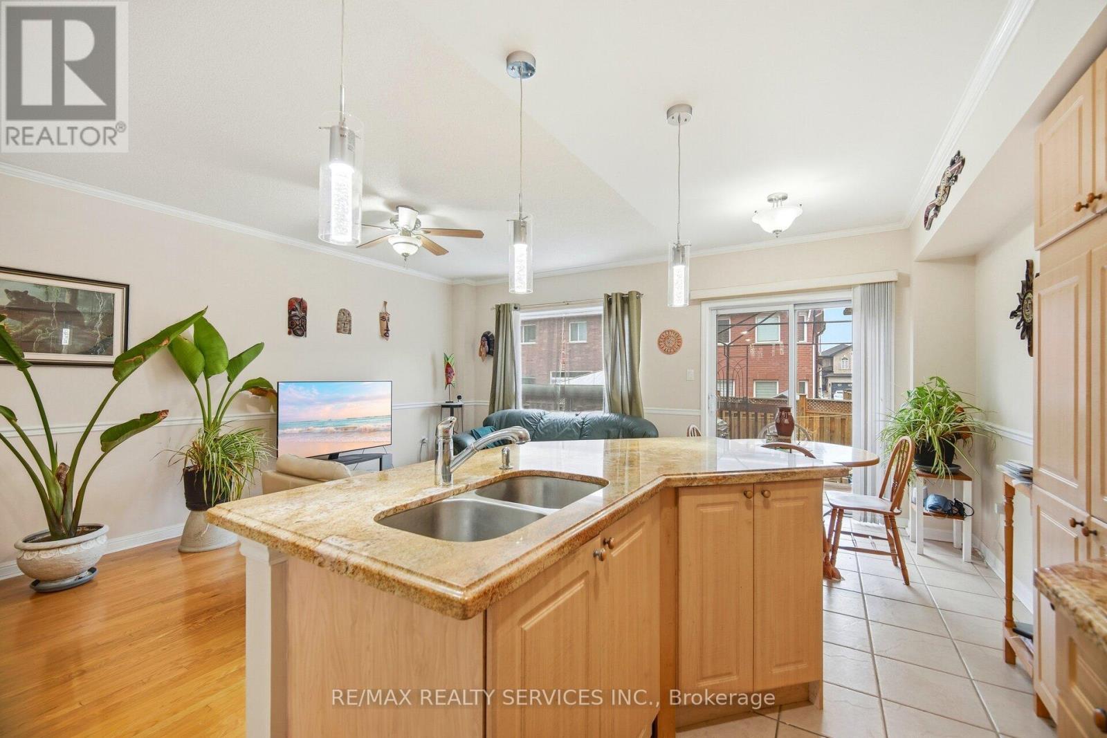 5965 Stonebriar Crescent, Mississauga, Ontario  L5V 2T9 - Photo 20 - W12681462