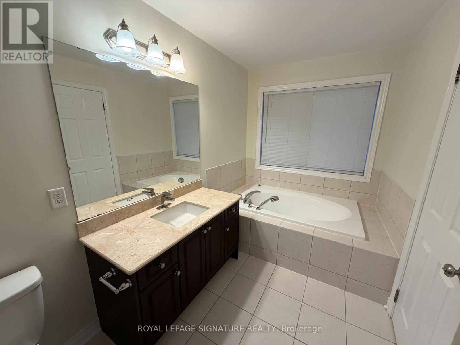 2003 Trawden Way, Oakville, Ontario  L6M 0M2 - Photo 16 - W12685980