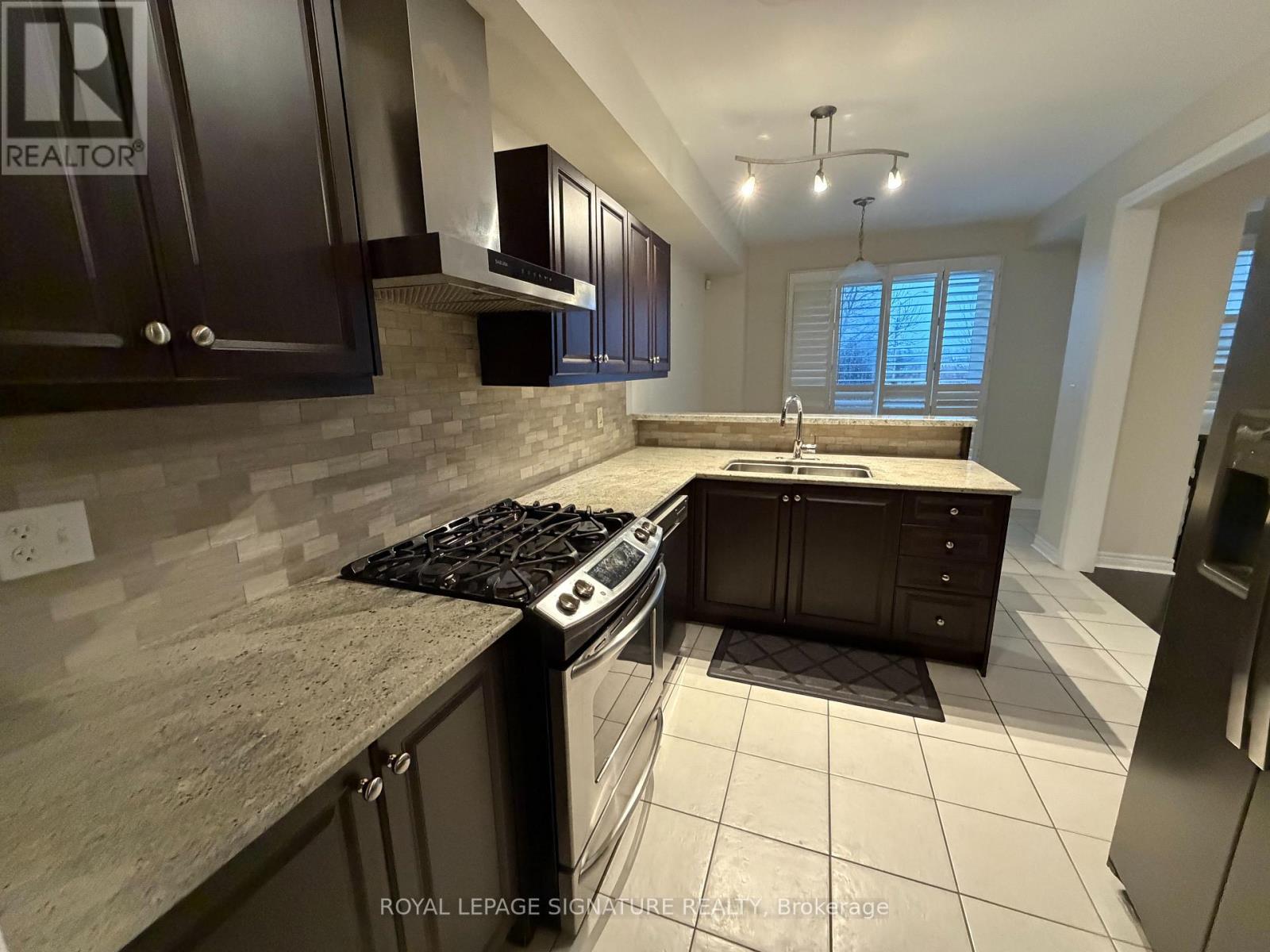 2003 Trawden Way, Oakville, Ontario  L6M 0M2 - Photo 8 - W12685980