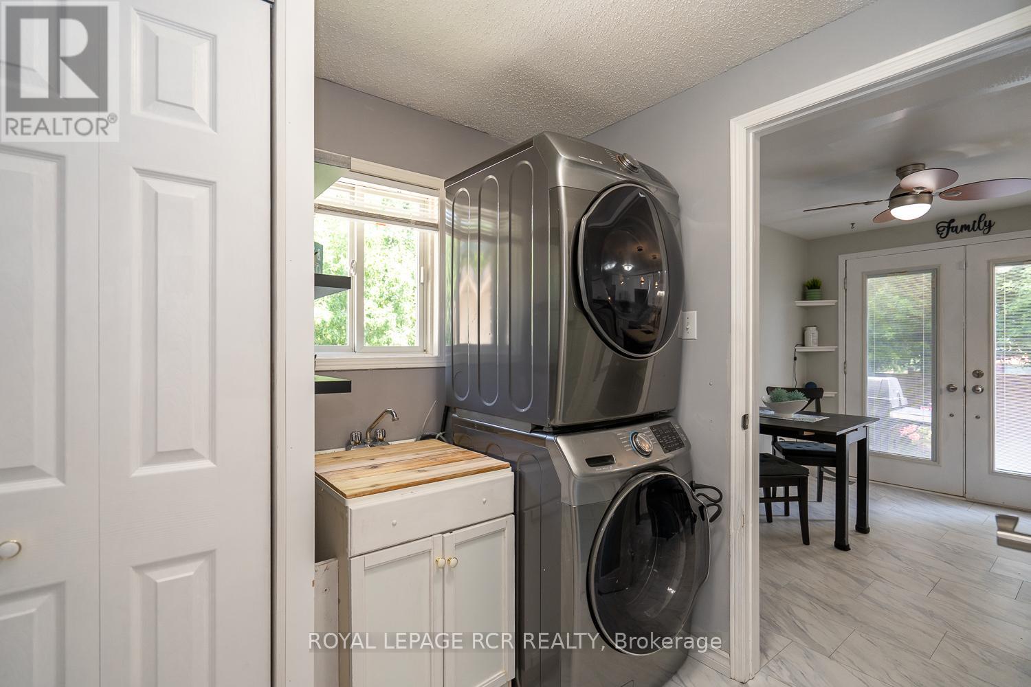 252 Elmwood Crescent, Orangeville, Ontario  L9W 4T4 - Photo 17 - W12685986