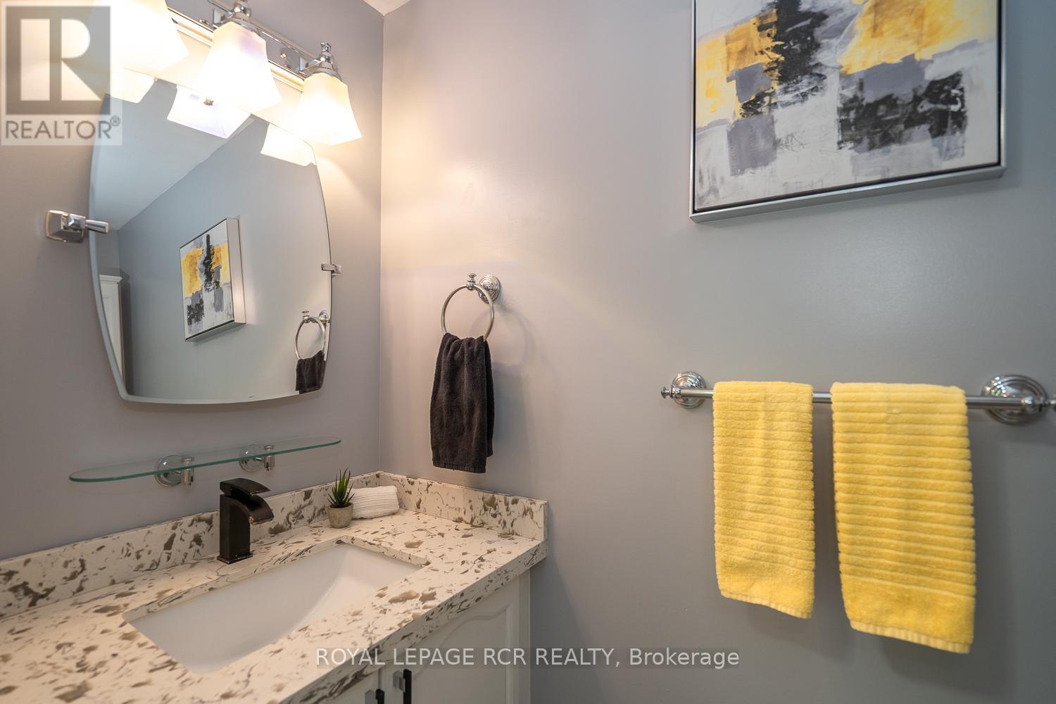 252 Elmwood Crescent, Orangeville, Ontario  L9W 4T4 - Photo 18 - W12685986