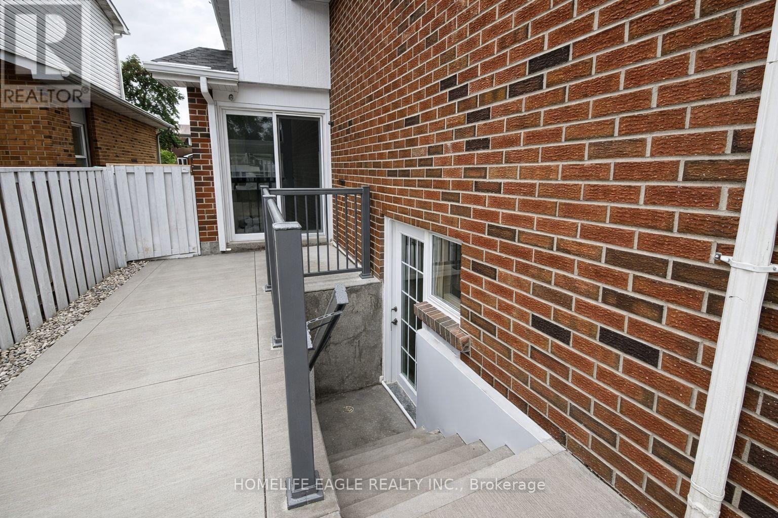 Bsmt - 23 Lindridge Avenue, Brampton, Ontario  L6S 3W7 - Photo 2 - W12686056