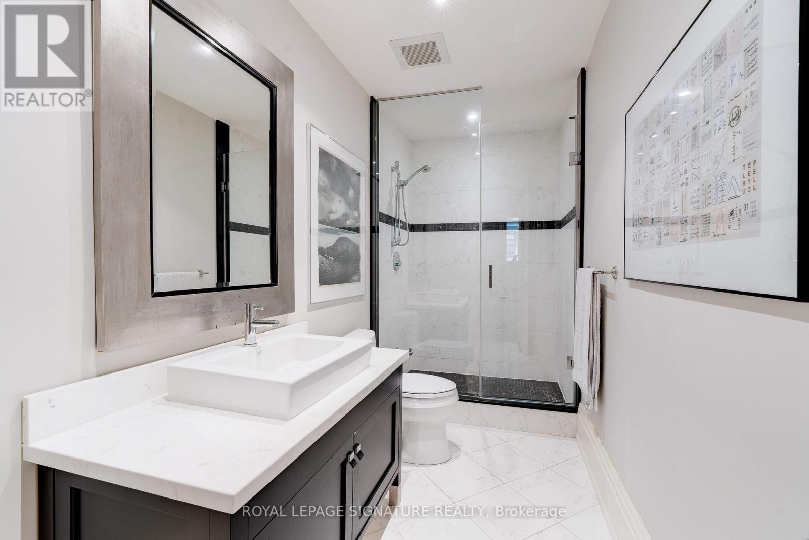 71 Ennisclare Drive W, Oakville, Ontario  L6J 4N3 - Photo 34 - W12686078