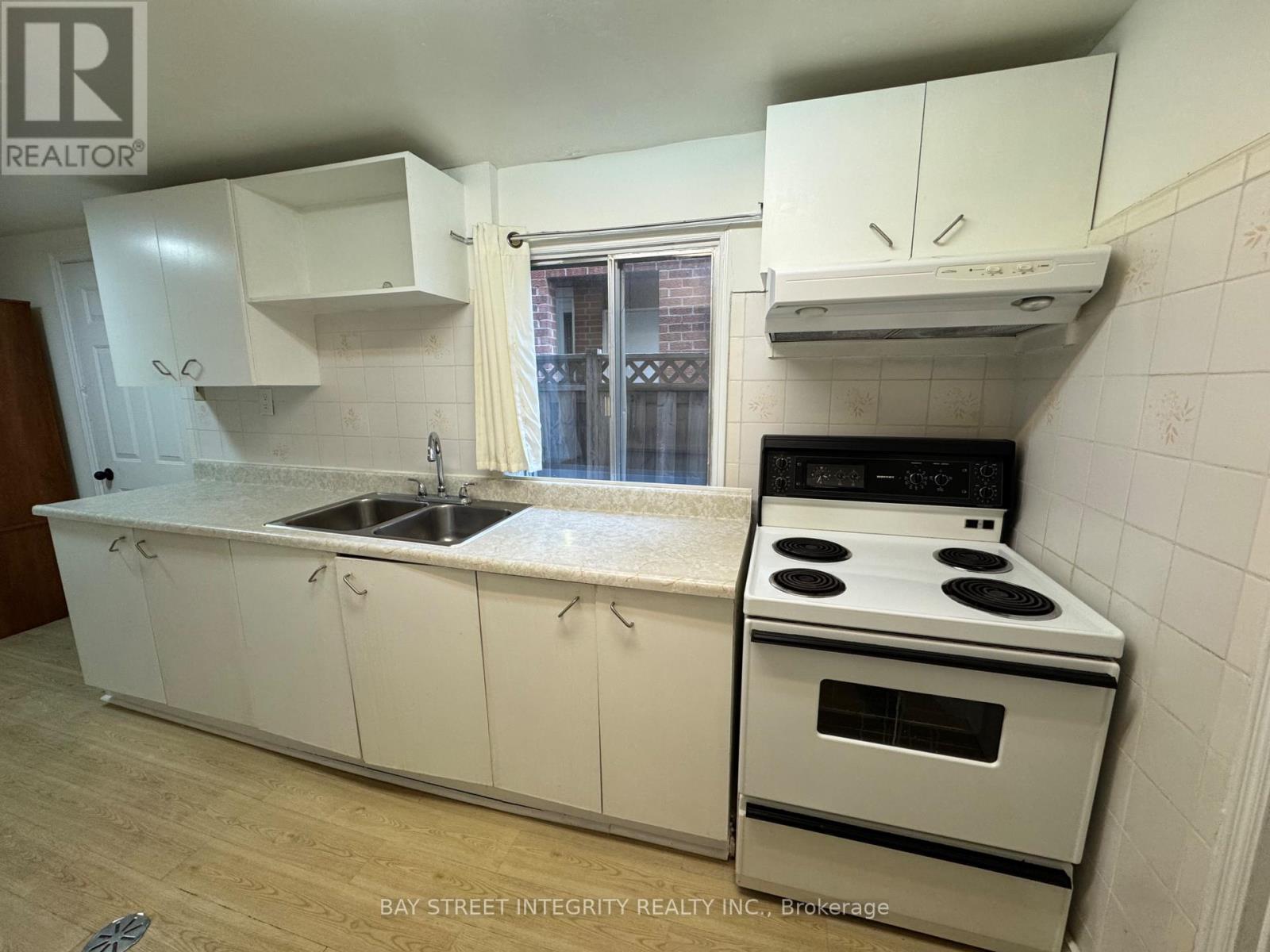 2 - 4145 Quaker Hill Drive, Mississauga, Ontario  L5C 3M2 - Photo 6 - W12686080