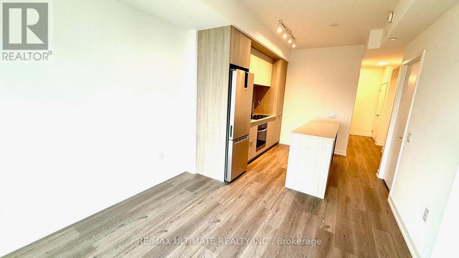 3602 - 395 Square One Drive, Mississauga, Ontario  L5B 0P6 - Photo 19 - W12686088