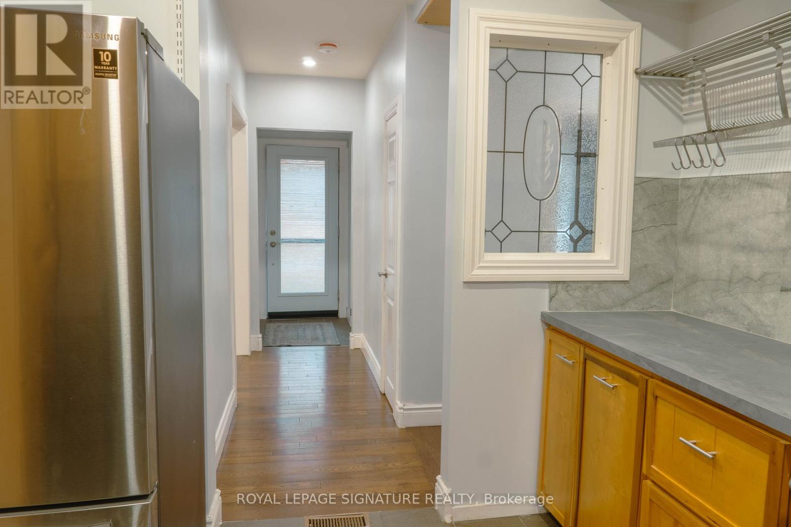 83 Hammond Road, Mississauga, Ontario  L5M 2A3 - Photo 4 - W12686180