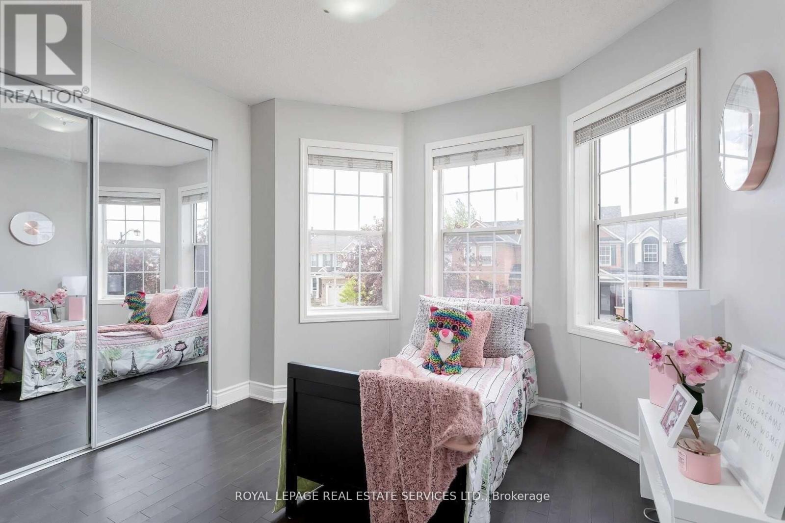 1619 Cartwright Crescent, Milton, Ontario  L9T 5N6 - Photo 16 - W12686184