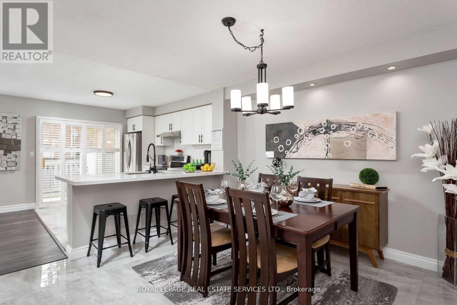 1619 Cartwright Crescent, Milton, Ontario  L9T 5N6 - Photo 5 - W12686184