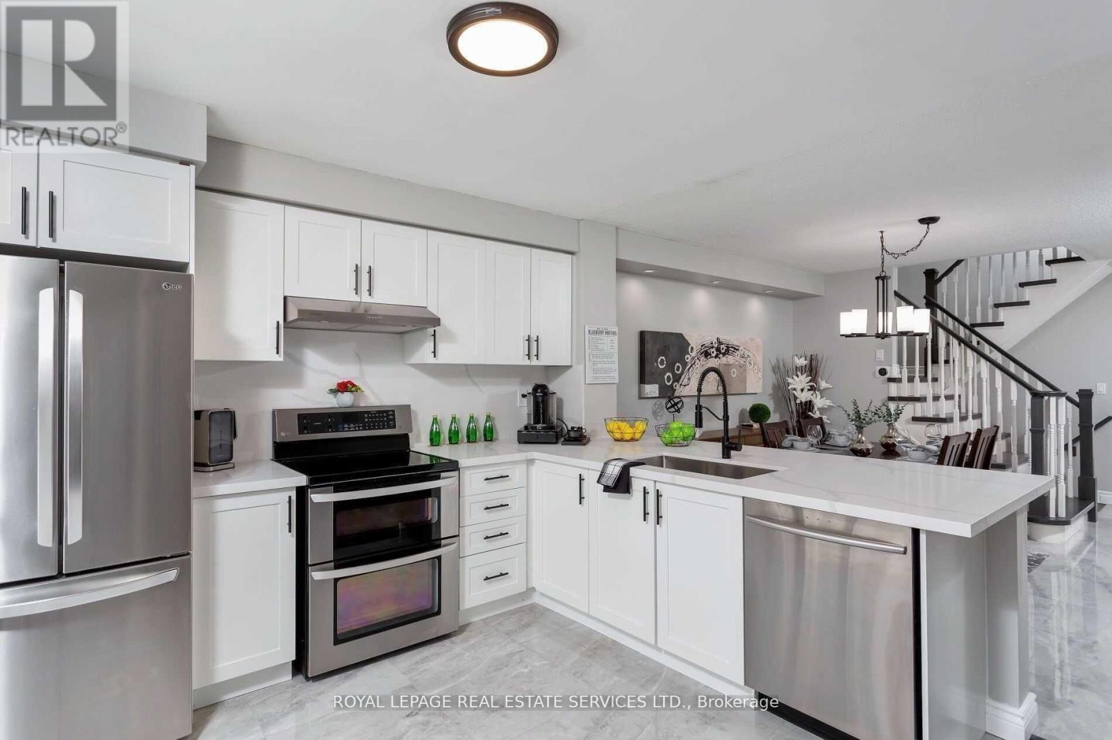 1619 Cartwright Crescent, Milton, Ontario  L9T 5N6 - Photo 6 - W12686184