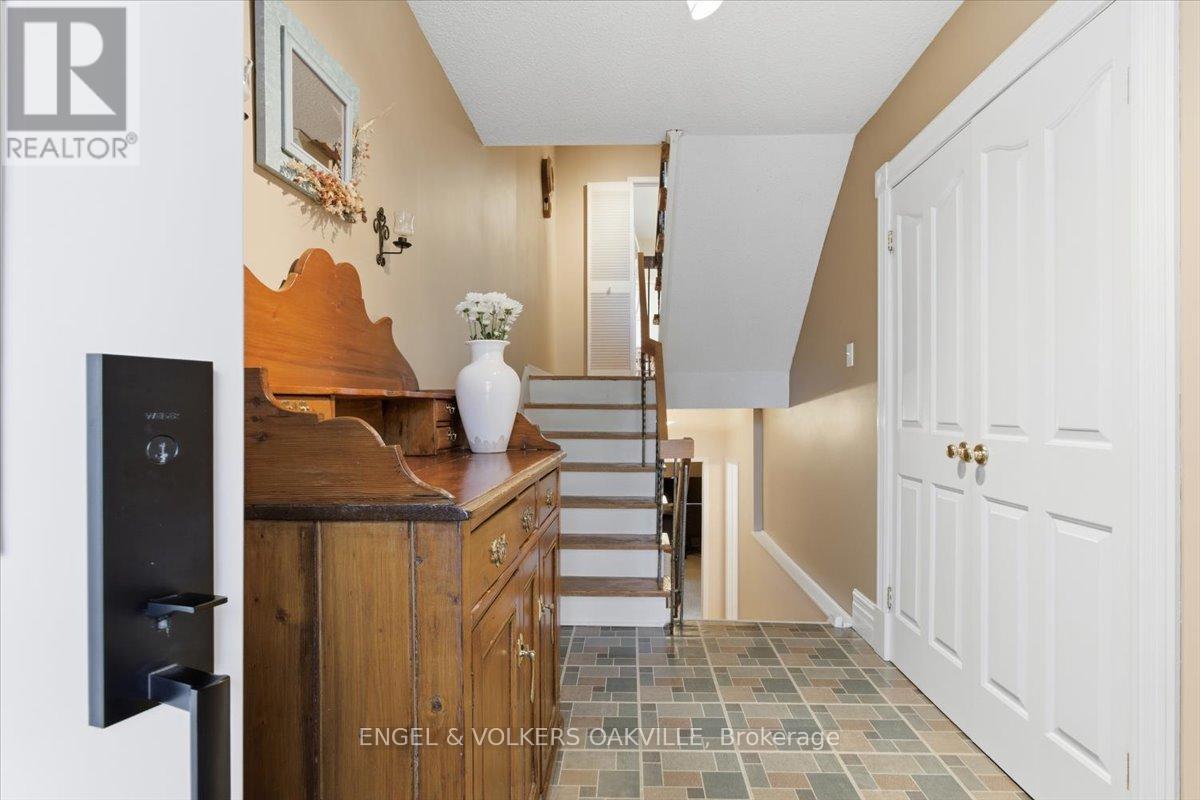 31 - 1340 Hampton Street, Oakville, Ontario  L6H 2S6 - Photo 3 - W12686238