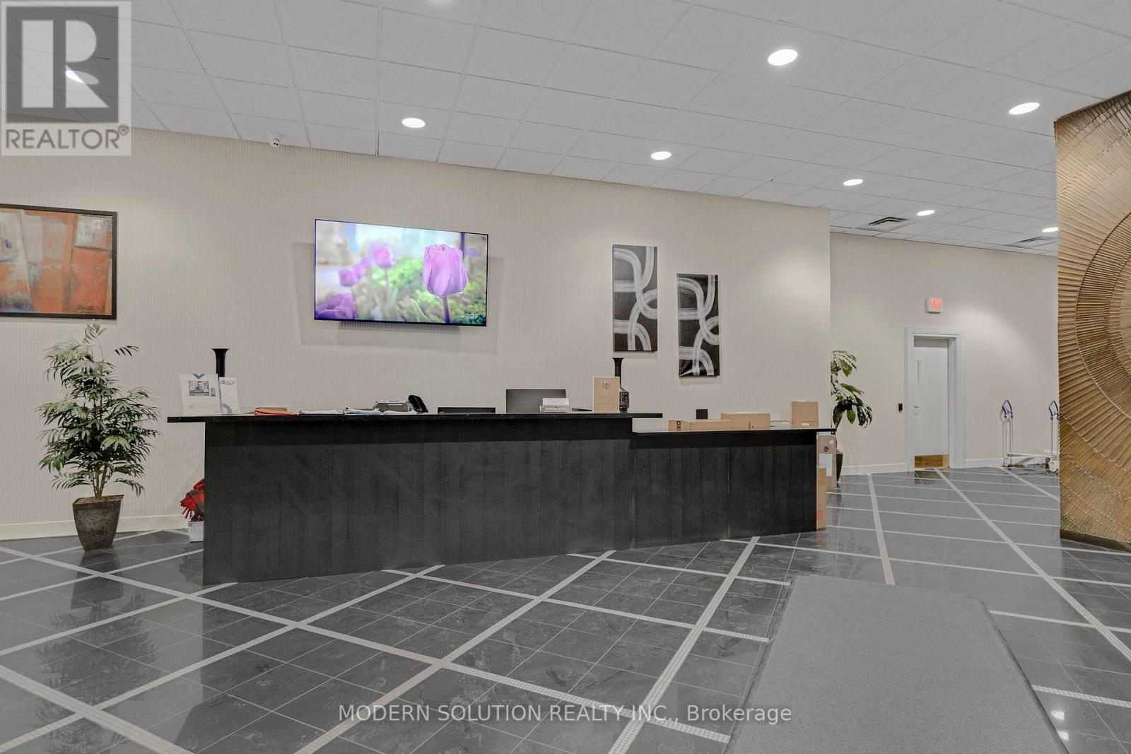 905 - 2737 Keele Street, Toronto, Ontario M3M 2E9 - Photo 3 - W12686248