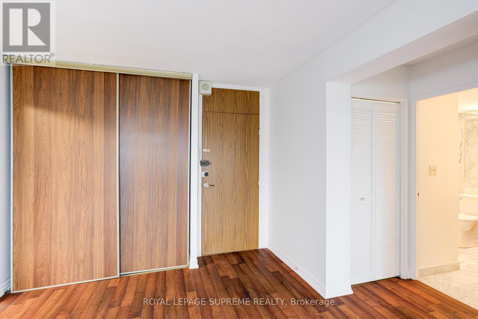 406 - 250 Scarlett Road, Toronto, Ontario  M6N 4X5 - Photo 2 - W12686254