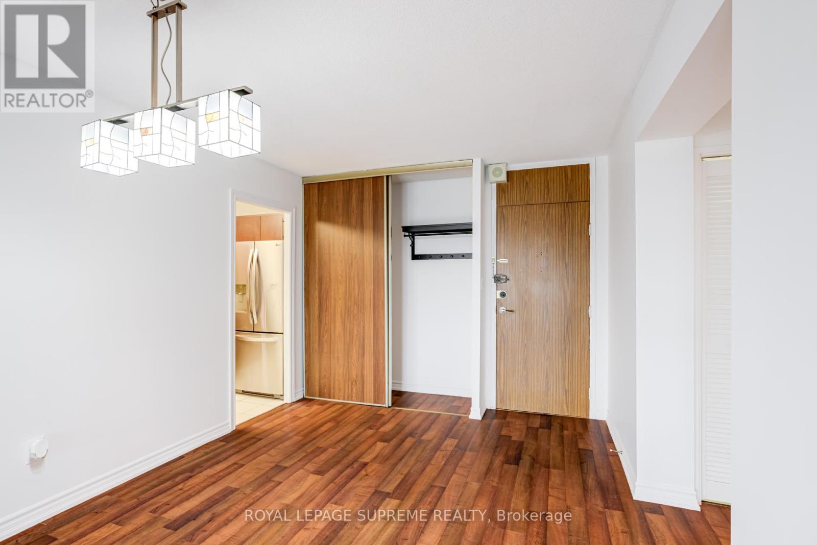 406 - 250 Scarlett Road, Toronto, Ontario  M6N 4X5 - Photo 5 - W12686254