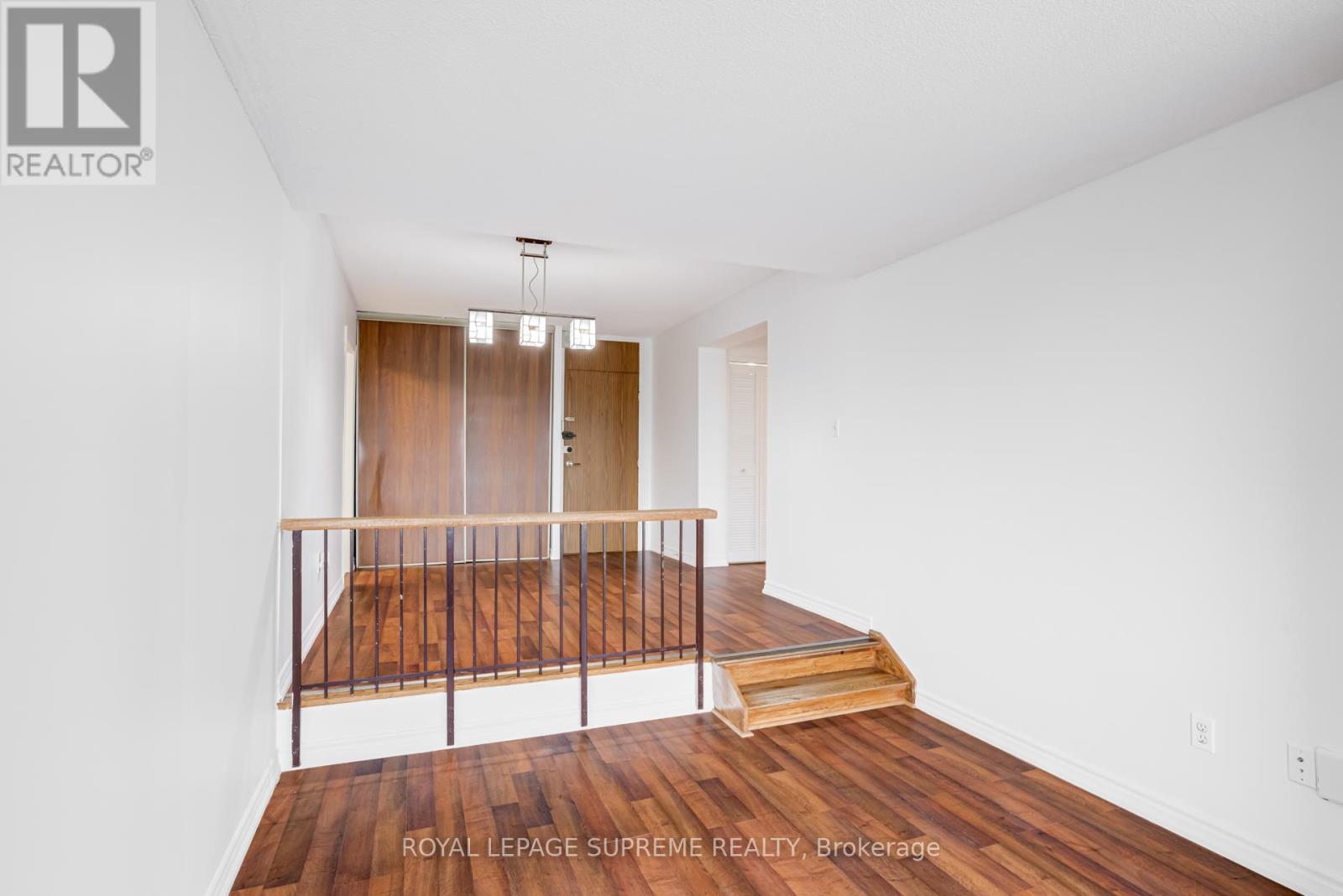 406 - 250 Scarlett Road, Toronto, Ontario  M6N 4X5 - Photo 7 - W12686254