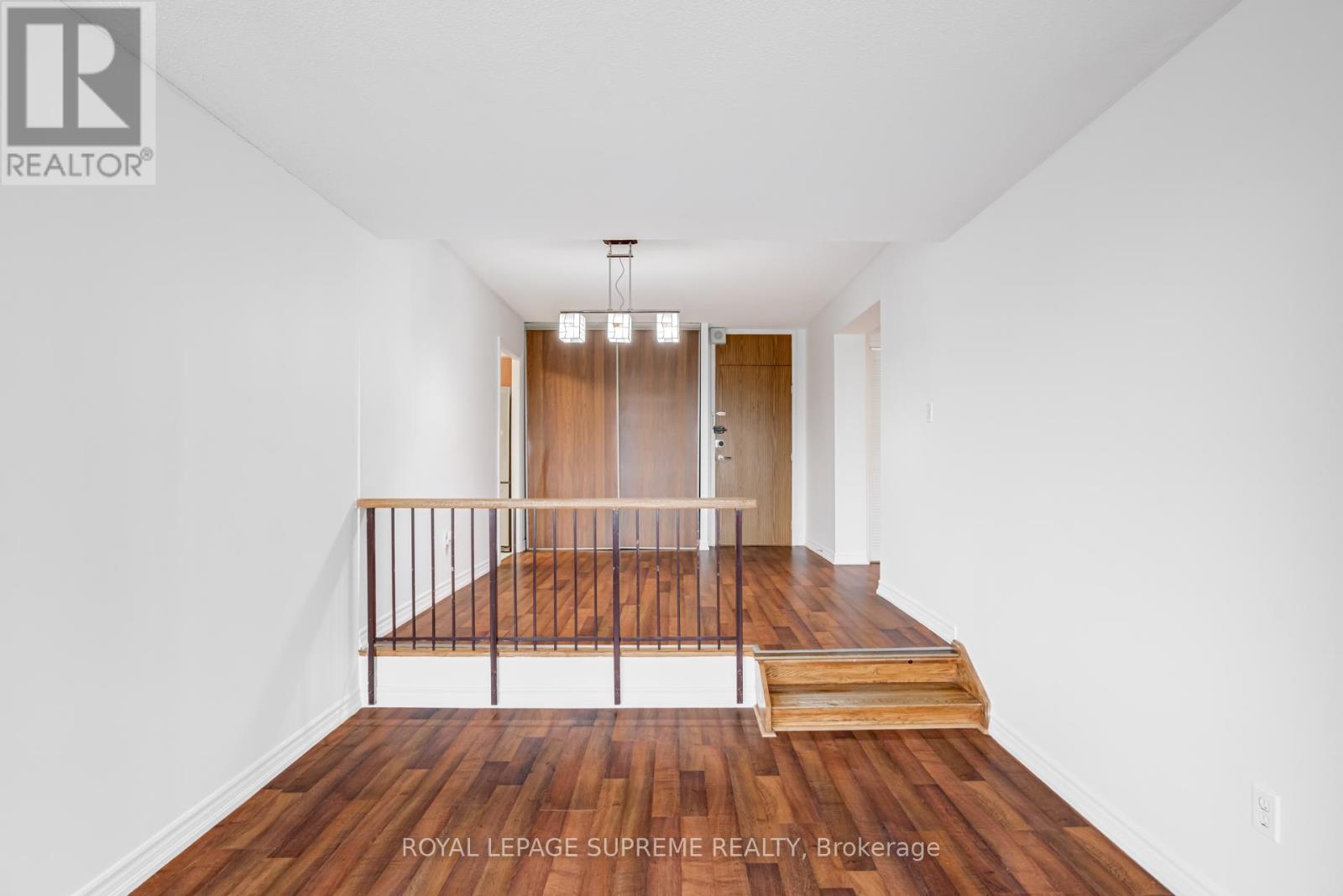 406 - 250 Scarlett Road, Toronto, Ontario  M6N 4X5 - Photo 8 - W12686254