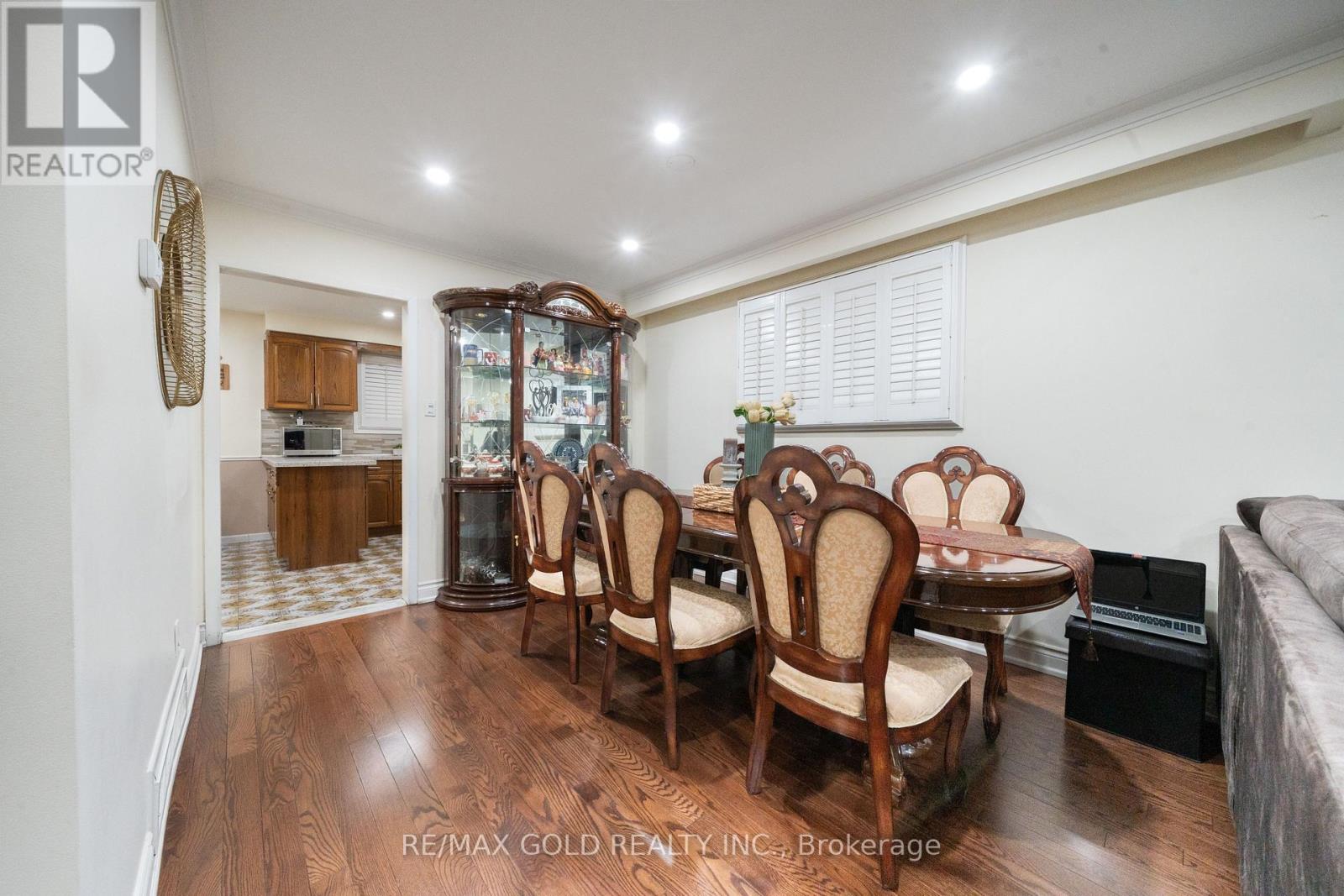 40 Maryhill Drive, Toronto, Ontario  M9V 3C2 - Photo 14 - W12686256